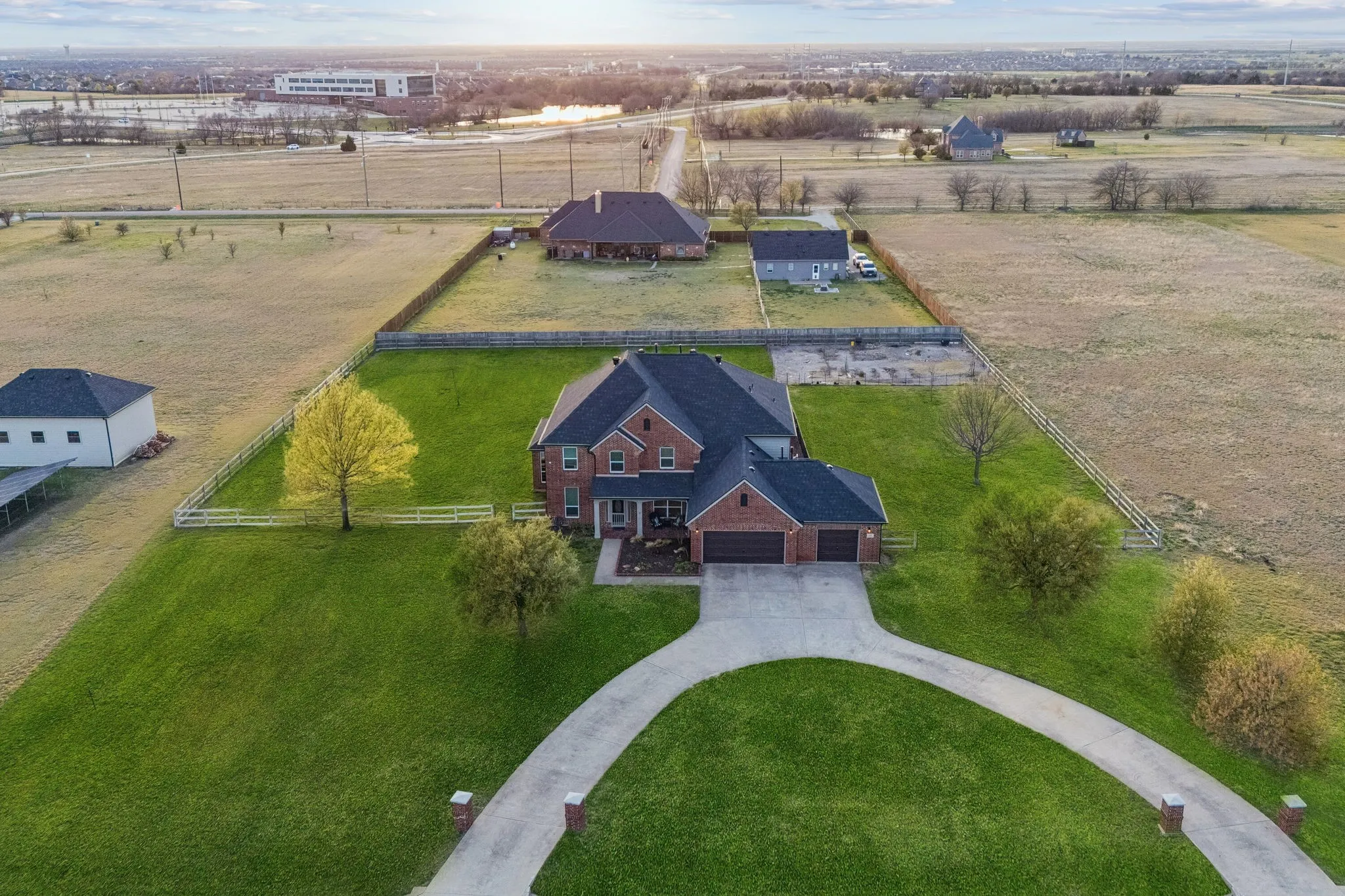 Single Family Residence For Sale in Collin County , 5121 Summerview Lane, Celina, Texas 75009, 5 Bedroom, 4 Bathroom, 3 Garage spaces, 4,304 Sqft, built in 2005, Preowned, mls#21211887, Real Estate Agent in Celina, Homes For Sale in Collin county, Homes For Sale in Celina, Realtor in Celina Texas, Real Estate Brokerage Independent Realty Texas, Luminita Cordes Realtor