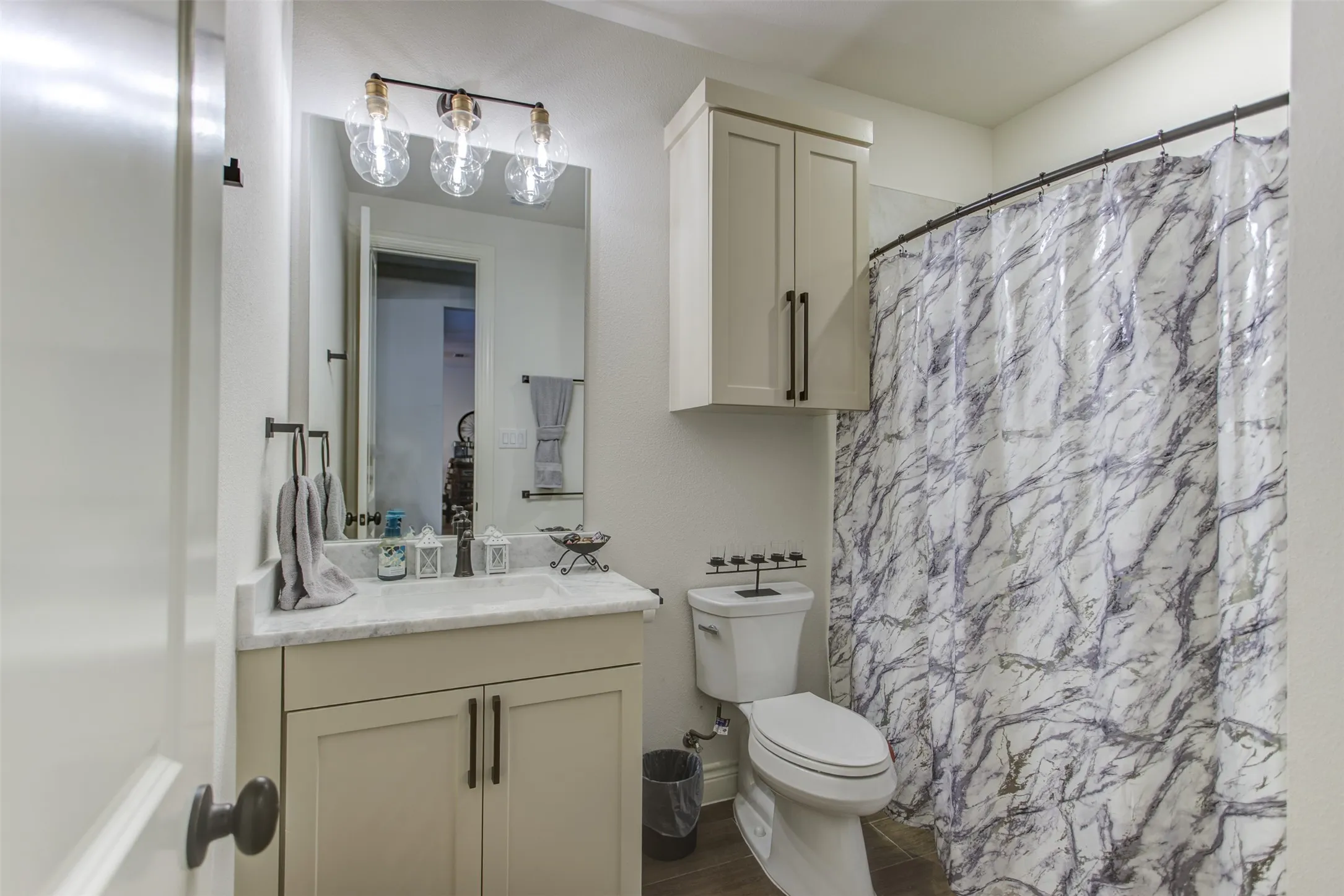2nd bathroom