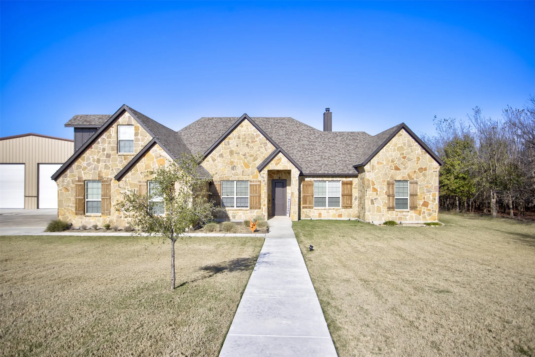 Single Family Residence For Sale in Parker County , 704 Hayden Way, Aledo, Texas 76008, 5 Bedrooms, 3 Bathrooms, 3 Garage spaces, 3,604 Sqft, built in 2022, Preowned, Price $925,000, mls#21210150, Real Estate Agent in Aledo, Homes For Sale in Parker county, Homes For Sale in Aledo, Realtor in Aledo Texas, Real Estate Brokerage Independent Realty Texas, Luminita Cordes Realtor