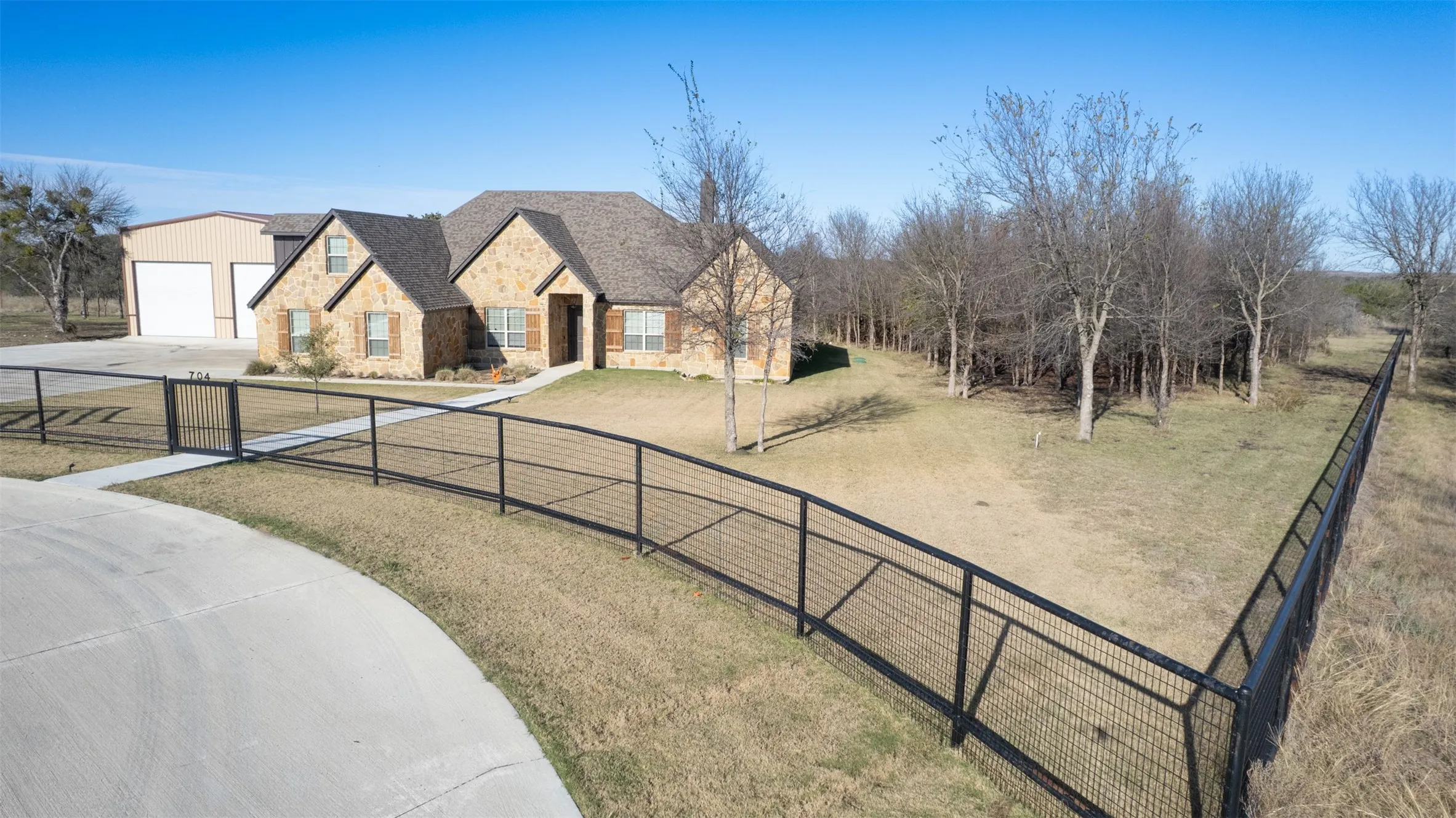 Single Family Residence For Sale in Parker County , 704 Hayden Way, Aledo, Texas 76008, 5 Bedrooms, 3 Bathrooms, 3 Garage spaces, 3,604 Sqft, built in 2022, Preowned, Price $925,000, mls#21210150, Real Estate Agent in Aledo, Homes For Sale in Parker county, Homes For Sale in Aledo, Realtor in Aledo Texas, Real Estate Brokerage Independent Realty Texas, Luminita Cordes Realtor