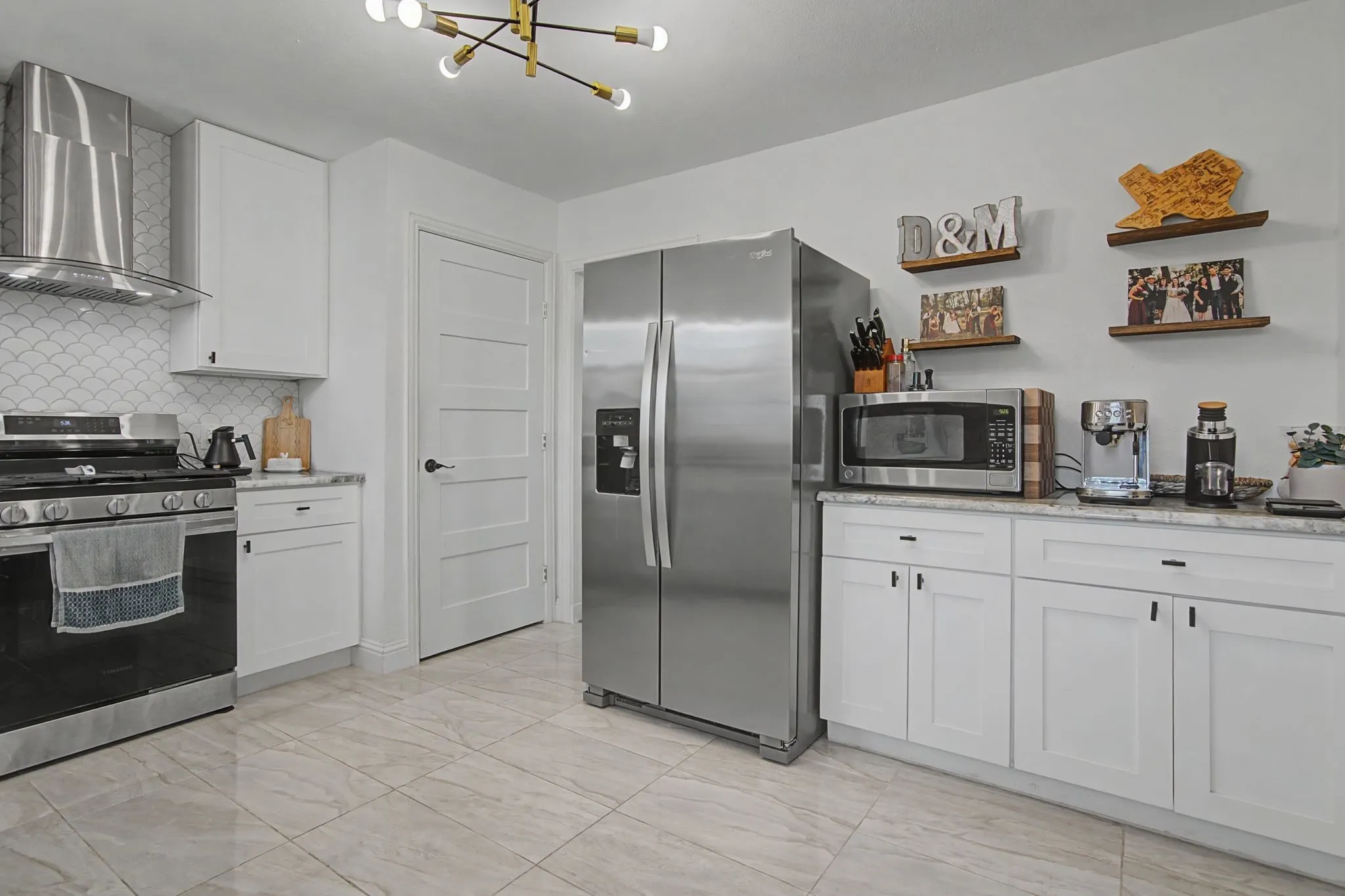 Single Family Residence For Sale in Dallas County , 307 S Lindale Lane, Richardson, Texas 75080, 3 Bedroom, 2 Bathroom, 2 Garage spaces, 1,666 Sqft, built in 1954, Preowned, mls#21211258, Real Estate Agent in Richardson, Homes For Sale in Dallas county, Homes For Sale in Richardson, Realtor in Richardson Texas, Real Estate Brokerage Independent Realty Texas, Luminita Cordes Realtor