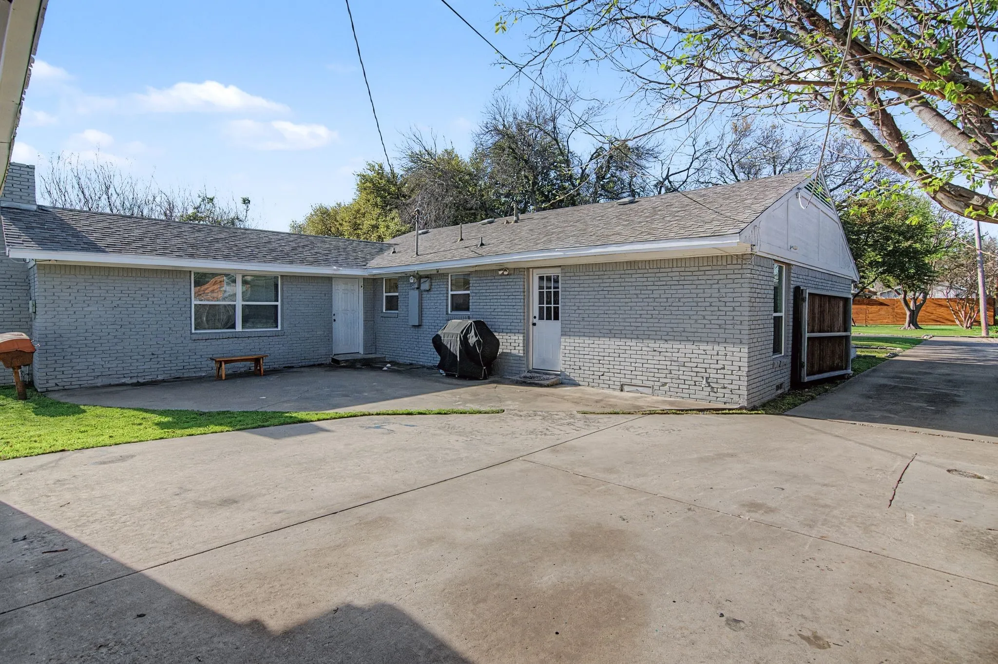 Single Family Residence For Sale in Dallas County , 307 S Lindale Lane, Richardson, Texas 75080, 3 Bedroom, 2 Bathroom, 2 Garage spaces, 1,666 Sqft, built in 1954, Preowned, mls#21211258, Real Estate Agent in Richardson, Homes For Sale in Dallas county, Homes For Sale in Richardson, Realtor in Richardson Texas, Real Estate Brokerage Independent Realty Texas, Luminita Cordes Realtor