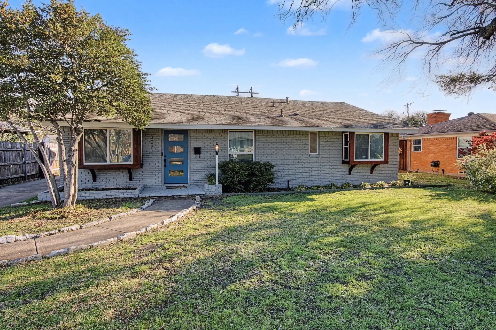 Single Family Residence For Sale in Dallas County , 307 S Lindale Lane, Richardson, Texas 75080, 3 Bedroom, 2 Bathroom, 2 Garage spaces, 1,666 Sqft, built in 1954, Preowned, mls#21211258, Real Estate Agent in Richardson, Homes For Sale in Dallas county, Homes For Sale in Richardson, Realtor in Richardson Texas, Real Estate Brokerage Independent Realty Texas, Luminita Cordes Realtor