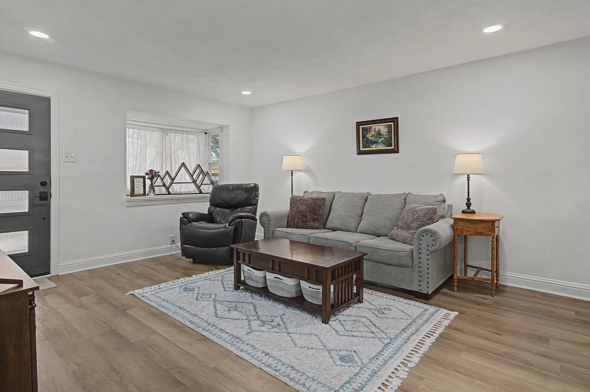 Single Family Residence For Sale in Dallas County , 307 S Lindale Lane, Richardson, Texas 75080, 3 Bedroom, 2 Bathroom, 2 Garage spaces, 1,666 Sqft, built in 1954, Preowned, mls#21211258, Real Estate Agent in Richardson, Homes For Sale in Dallas county, Homes For Sale in Richardson, Realtor in Richardson Texas, Real Estate Brokerage Independent Realty Texas, Luminita Cordes Realtor