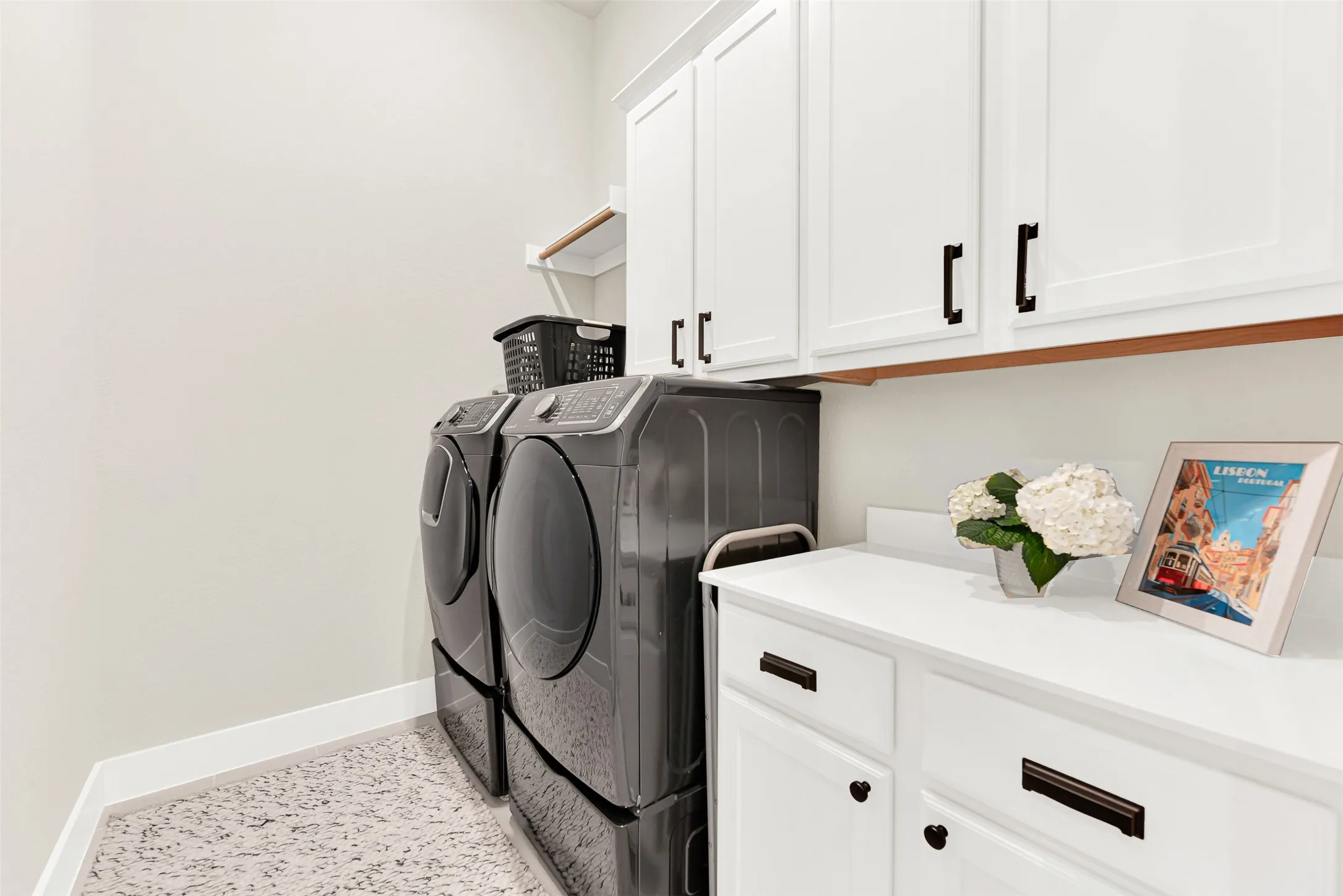 Townhouse For Sale in Denton County , 11965 Dahlia Bay Drive, Frisco, Texas 75033, 3 Bedroom, 3 Bathroom, 2 Garage spaces, 2,401 Sqft, built in 2024, Preowned, mls#21210628, Real Estate Agent in Frisco, Homes For Sale in Denton county, Homes For Sale in Frisco, Realtor in Frisco Texas, Real Estate Brokerage Independent Realty Texas, Luminita Cordes Realtor