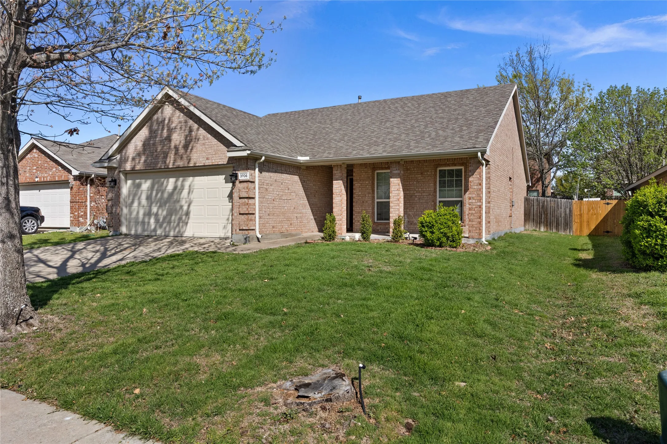 Single Family Residence For Sale in Collin County , 3706 Wolf Creek Lane, Melissa, Texas 75454, 3 Bedroom, 2 Bathroom, 2 Garage spaces, 1,456 Sqft, built in 2006, mls#21212862, Real Estate Agent in Melissa, Homes For Sale in Collin county, Homes For Sale in Melissa, Realtor in Melissa Texas, Real Estate Brokerage Independent Realty Texas, Luminita Cordes Realtor