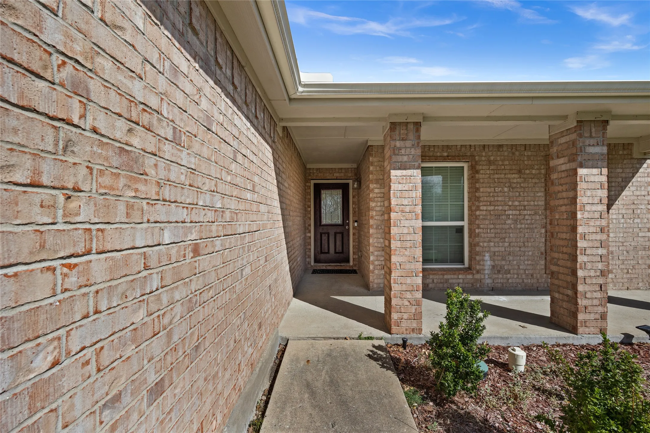 Single Family Residence For Sale in Collin County , 3706 Wolf Creek Lane, Melissa, Texas 75454, 3 Bedroom, 2 Bathroom, 2 Garage spaces, 1,456 Sqft, built in 2006, mls#21212862, Real Estate Agent in Melissa, Homes For Sale in Collin county, Homes For Sale in Melissa, Realtor in Melissa Texas, Real Estate Brokerage Independent Realty Texas, Luminita Cordes Realtor