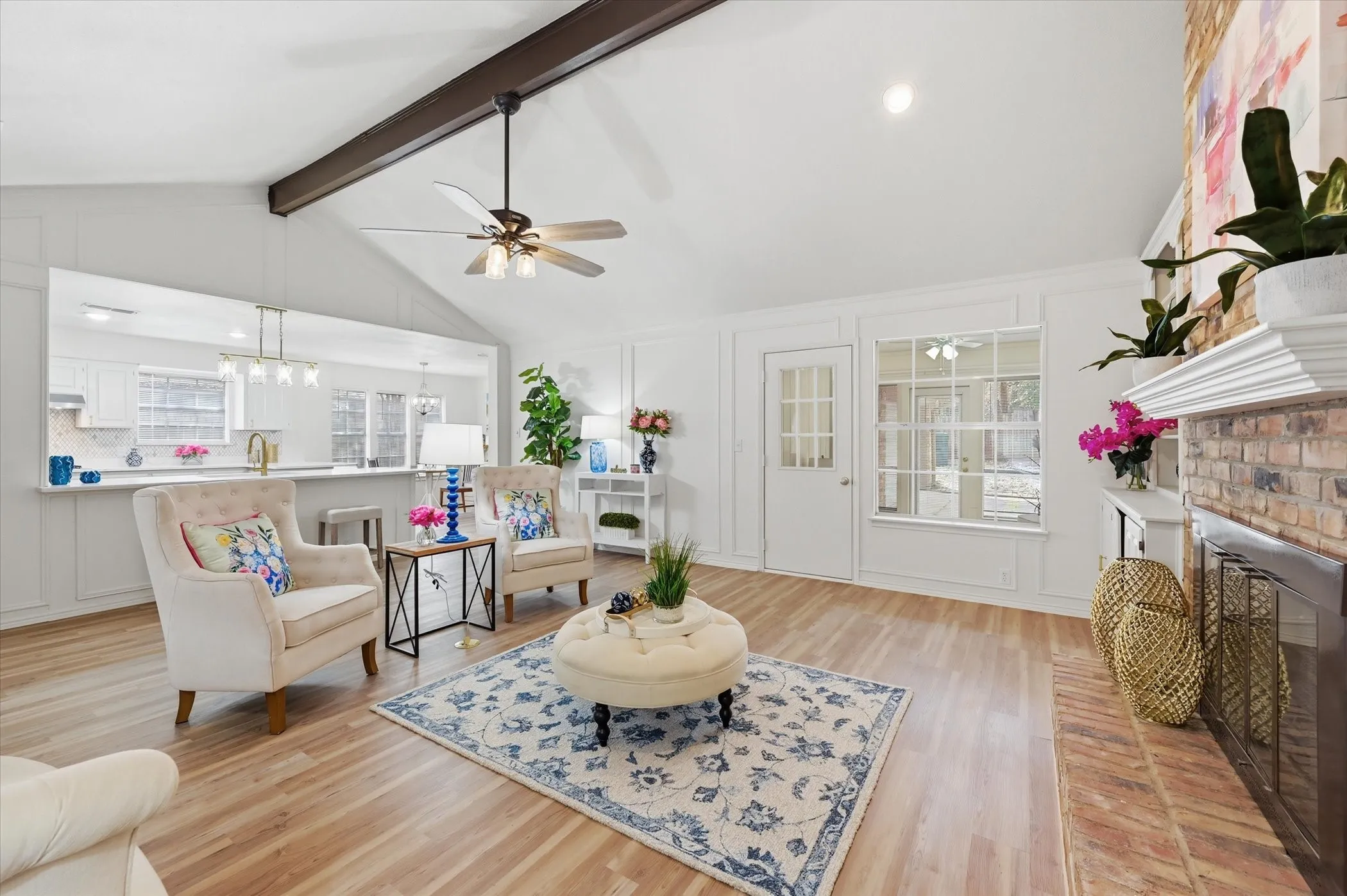 Single Family Residence For Sale in Tarrant County , 5808 Ridge Drive, Arlington, Texas 76016, 3 Bedrooms, 2 Bathrooms, 2 Garage spaces, 2,379 Sqft, built in 1974, Price $400,000, mls#21210306, Real Estate Agent in Arlington, Homes For Sale in Tarrant county, Homes For Sale in Arlington, Realtor in Arlington Texas, Real Estate Brokerage Independent Realty Texas, Luminita Cordes Realtor