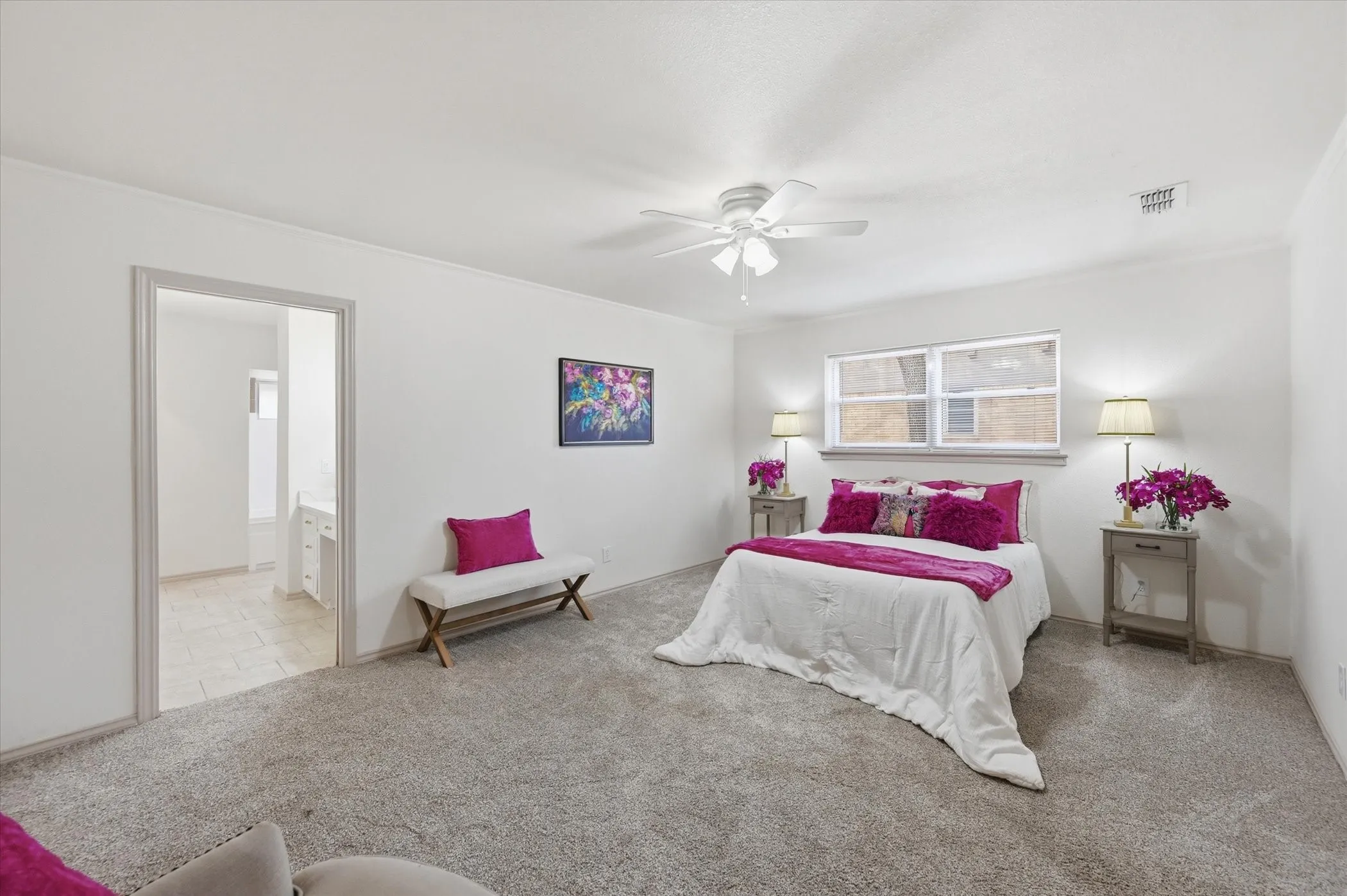 Single Family Residence For Sale in Tarrant County , 5808 Ridge Drive, Arlington, Texas 76016, 3 Bedrooms, 2 Bathrooms, 2 Garage spaces, 2,379 Sqft, built in 1974, Price $400,000, mls#21210306, Real Estate Agent in Arlington, Homes For Sale in Tarrant county, Homes For Sale in Arlington, Realtor in Arlington Texas, Real Estate Brokerage Independent Realty Texas, Luminita Cordes Realtor