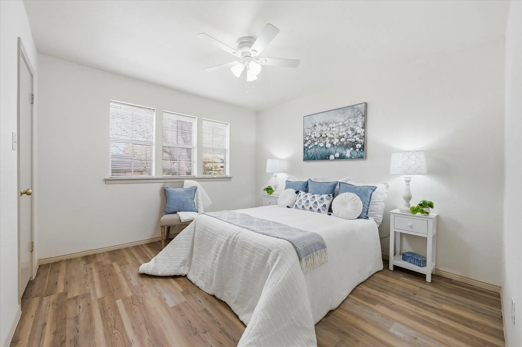 Single Family Residence For Sale in Tarrant County , 5808 Ridge Drive, Arlington, Texas 76016, 3 Bedrooms, 2 Bathrooms, 2 Garage spaces, 2,379 Sqft, built in 1974, Price $400,000, mls#21210306, Real Estate Agent in Arlington, Homes For Sale in Tarrant county, Homes For Sale in Arlington, Realtor in Arlington Texas, Real Estate Brokerage Independent Realty Texas, Luminita Cordes Realtor