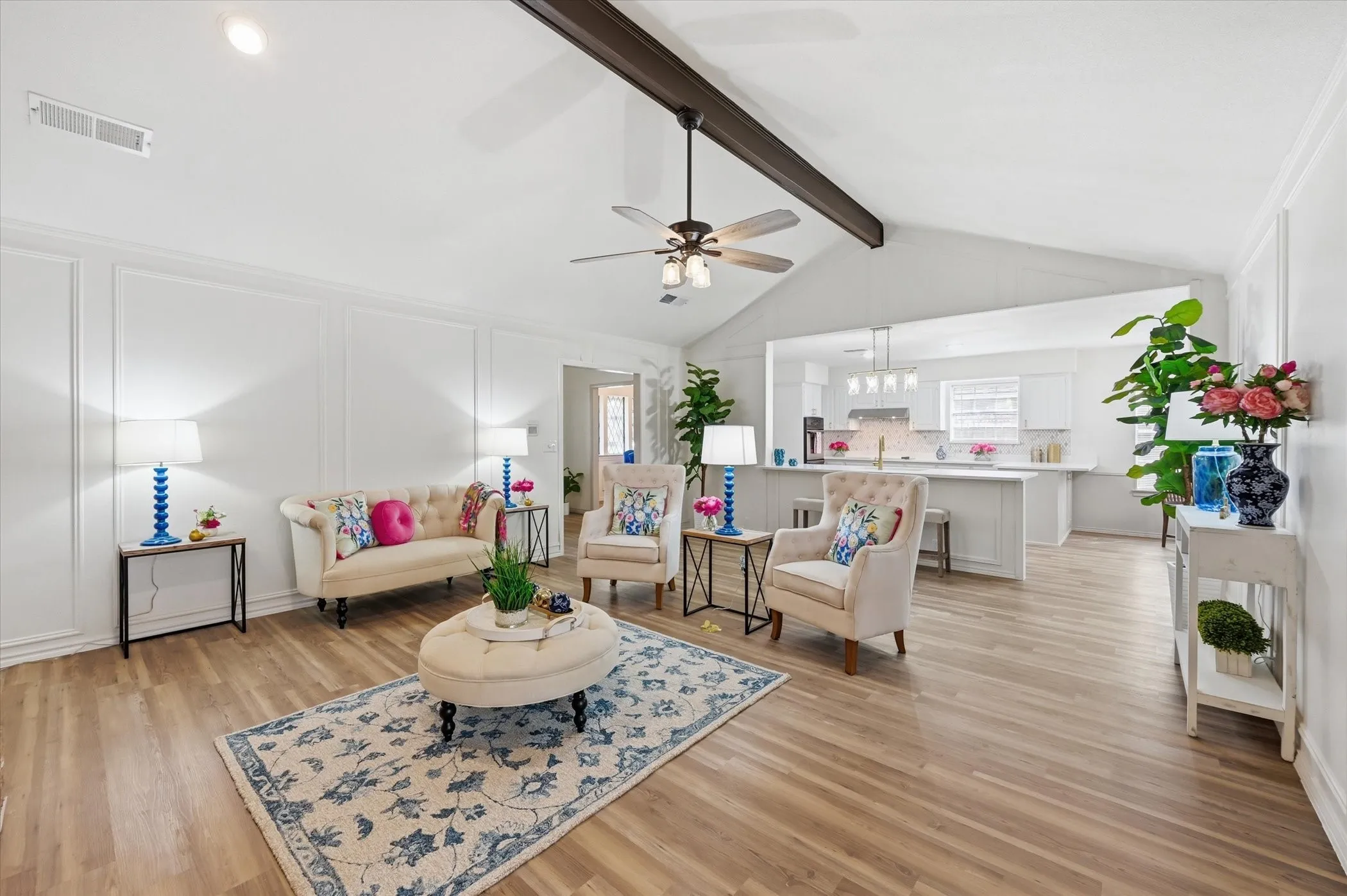 Single Family Residence For Sale in Tarrant County , 5808 Ridge Drive, Arlington, Texas 76016, 3 Bedrooms, 2 Bathrooms, 2 Garage spaces, 2,379 Sqft, built in 1974, Price $400,000, mls#21210306, Real Estate Agent in Arlington, Homes For Sale in Tarrant county, Homes For Sale in Arlington, Realtor in Arlington Texas, Real Estate Brokerage Independent Realty Texas, Luminita Cordes Realtor