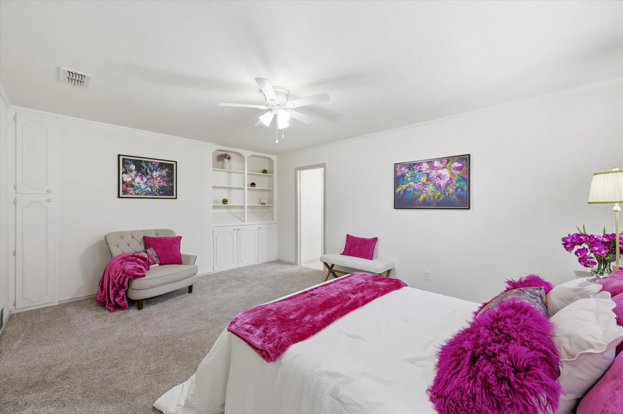 Single Family Residence For Sale in Tarrant County , 5808 Ridge Drive, Arlington, Texas 76016, 3 Bedrooms, 2 Bathrooms, 2 Garage spaces, 2,379 Sqft, built in 1974, Price $400,000, mls#21210306, Real Estate Agent in Arlington, Homes For Sale in Tarrant county, Homes For Sale in Arlington, Realtor in Arlington Texas, Real Estate Brokerage Independent Realty Texas, Luminita Cordes Realtor