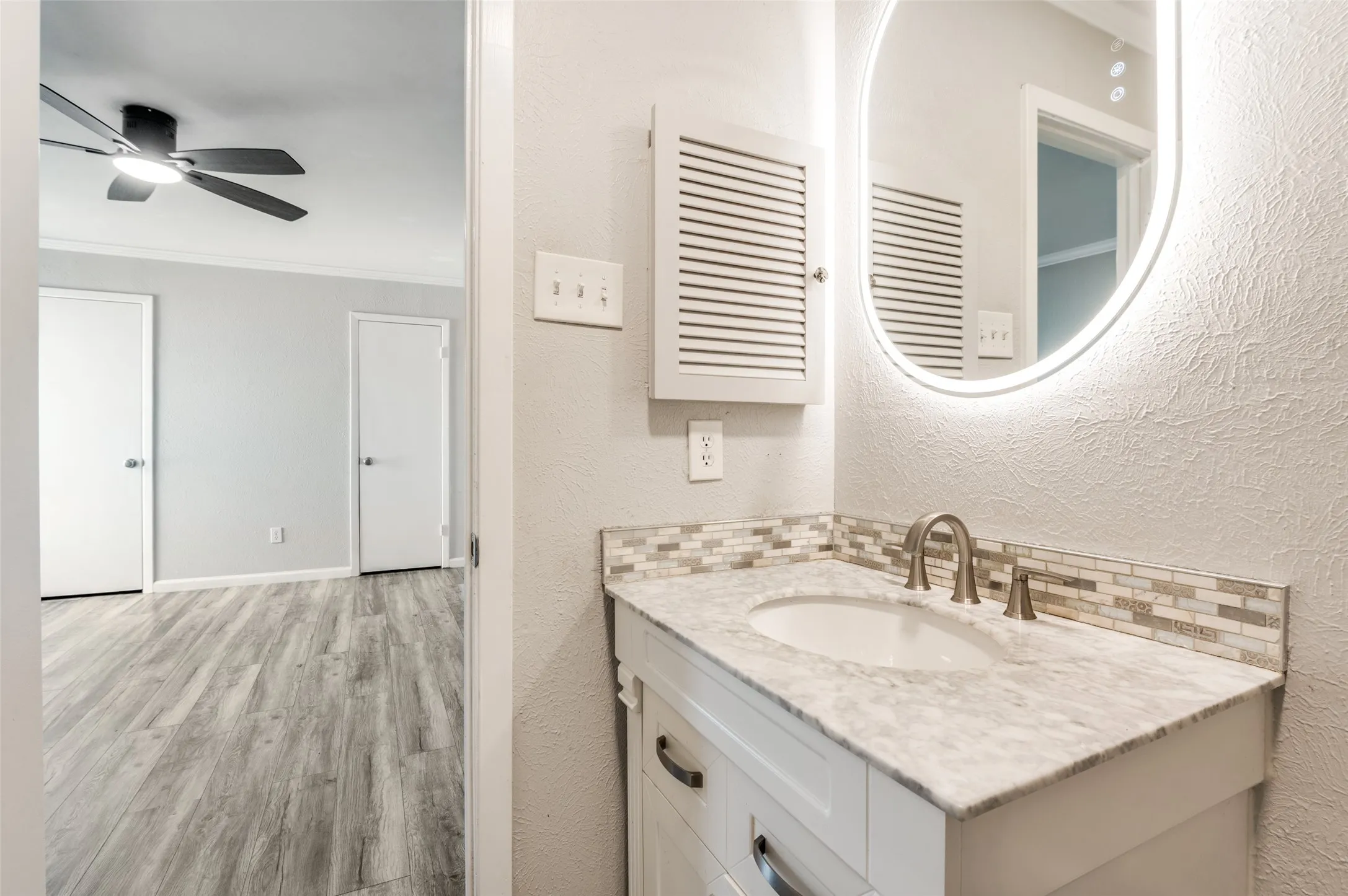 Single Family Residence For Sale in Dallas County , 2628 Via Los Altos, Carrollton, Texas 75006, 2 Bedroom, 2 Bathroom, 2 Garage spaces, 1,176 Sqft, built in 1977, mls#21211722, Real Estate Agent in Carrollton, Homes For Sale in Dallas county, Homes For Sale in Carrollton, Realtor in Carrollton Texas, Real Estate Brokerage Independent Realty Texas, Luminita Cordes Realtor