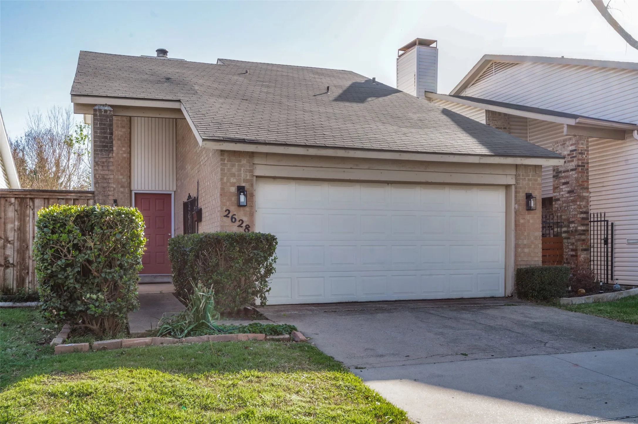 Single Family Residence For Sale in Dallas County , 2628 Via Los Altos, Carrollton, Texas 75006, 2 Bedroom, 2 Bathroom, 2 Garage spaces, 1,176 Sqft, built in 1977, mls#21211722, Real Estate Agent in Carrollton, Homes For Sale in Dallas county, Homes For Sale in Carrollton, Realtor in Carrollton Texas, Real Estate Brokerage Independent Realty Texas, Luminita Cordes Realtor