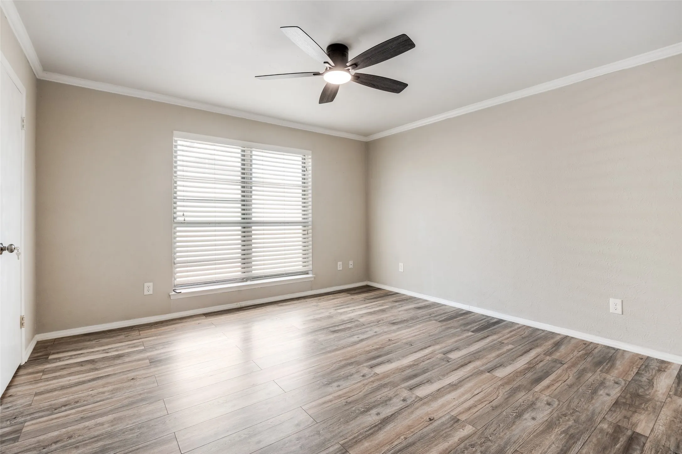 Single Family Residence For Sale in Dallas County , 2628 Via Los Altos, Carrollton, Texas 75006, 2 Bedroom, 2 Bathroom, 2 Garage spaces, 1,176 Sqft, built in 1977, mls#21211722, Real Estate Agent in Carrollton, Homes For Sale in Dallas county, Homes For Sale in Carrollton, Realtor in Carrollton Texas, Real Estate Brokerage Independent Realty Texas, Luminita Cordes Realtor