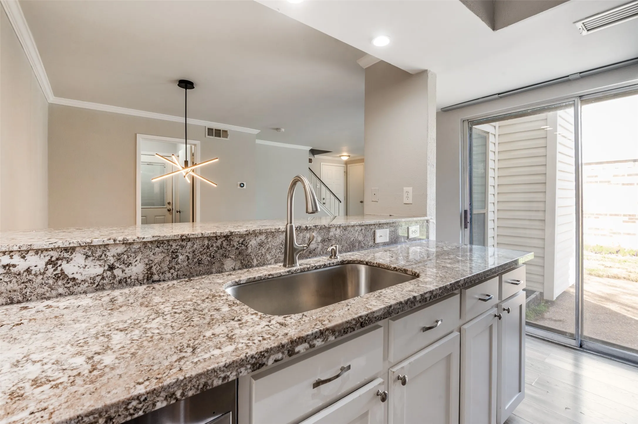 Single Family Residence For Sale in Dallas County , 2628 Via Los Altos, Carrollton, Texas 75006, 2 Bedroom, 2 Bathroom, 2 Garage spaces, 1,176 Sqft, built in 1977, mls#21211722, Real Estate Agent in Carrollton, Homes For Sale in Dallas county, Homes For Sale in Carrollton, Realtor in Carrollton Texas, Real Estate Brokerage Independent Realty Texas, Luminita Cordes Realtor