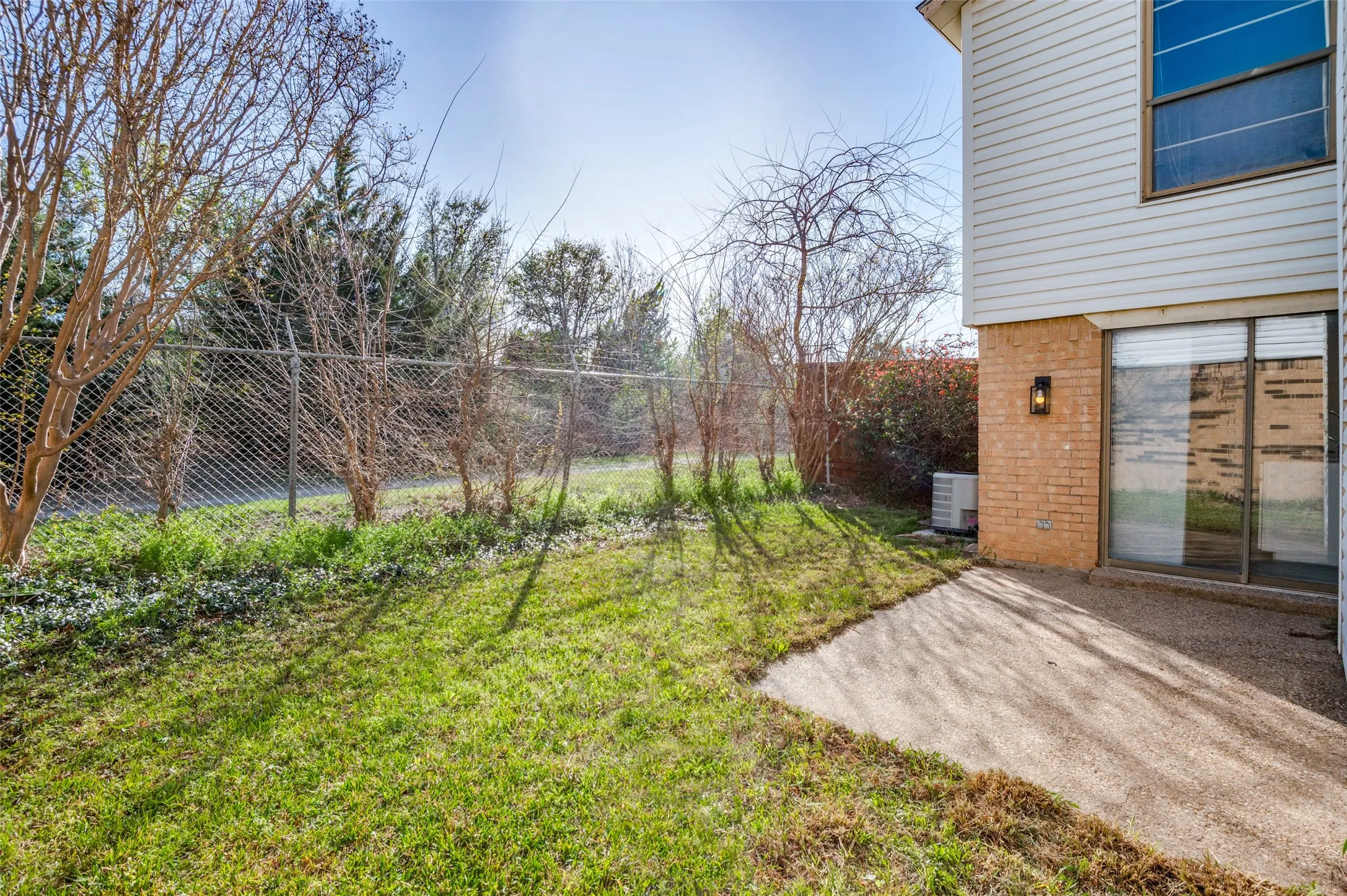 Single Family Residence For Sale in Dallas County , 2628 Via Los Altos, Carrollton, Texas 75006, 2 Bedroom, 2 Bathroom, 2 Garage spaces, 1,176 Sqft, built in 1977, mls#21211722, Real Estate Agent in Carrollton, Homes For Sale in Dallas county, Homes For Sale in Carrollton, Realtor in Carrollton Texas, Real Estate Brokerage Independent Realty Texas, Luminita Cordes Realtor