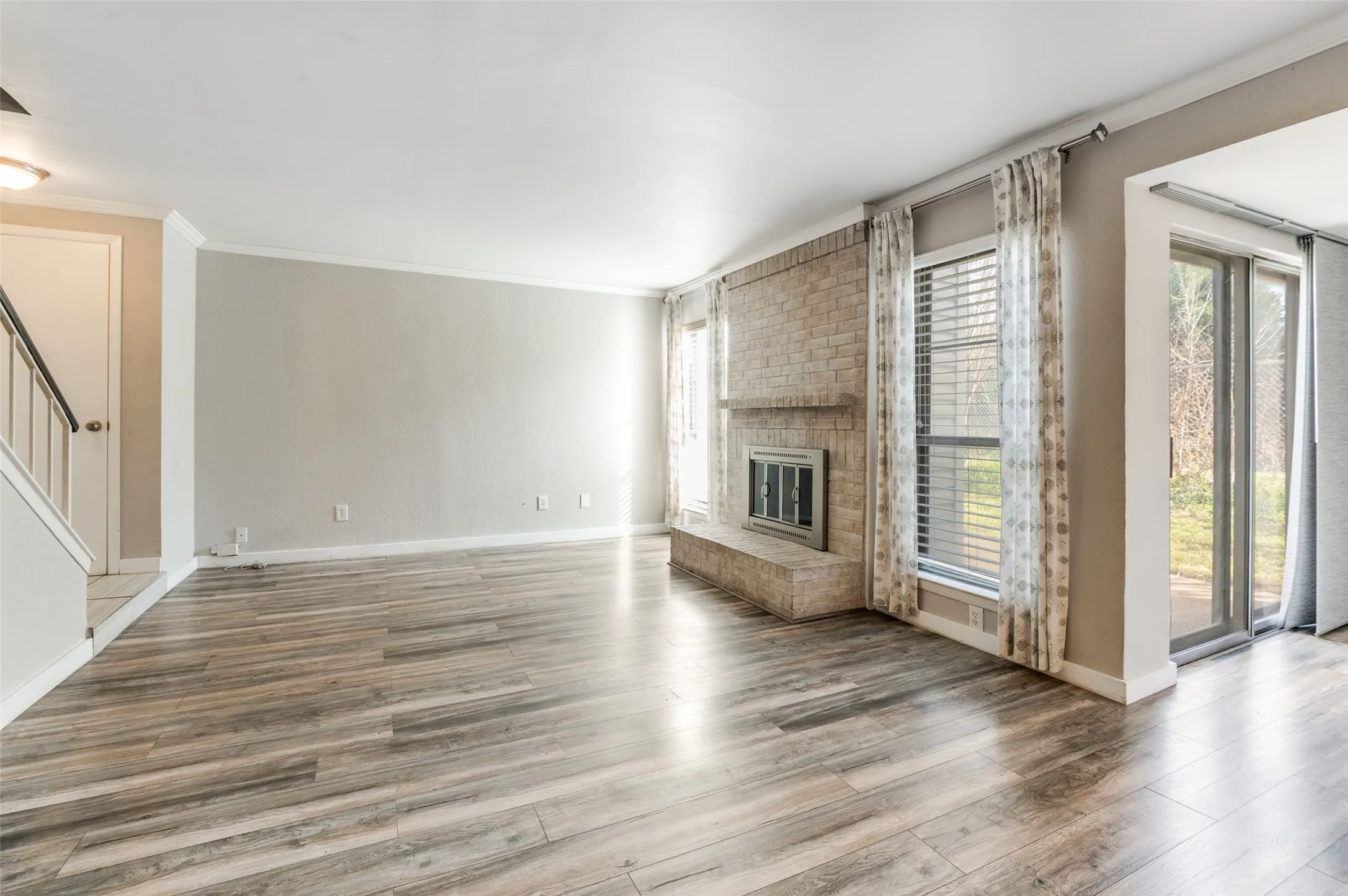 Single Family Residence For Sale in Dallas County , 2628 Via Los Altos, Carrollton, Texas 75006, 2 Bedroom, 2 Bathroom, 2 Garage spaces, 1,176 Sqft, built in 1977, mls#21211722, Real Estate Agent in Carrollton, Homes For Sale in Dallas county, Homes For Sale in Carrollton, Realtor in Carrollton Texas, Real Estate Brokerage Independent Realty Texas, Luminita Cordes Realtor