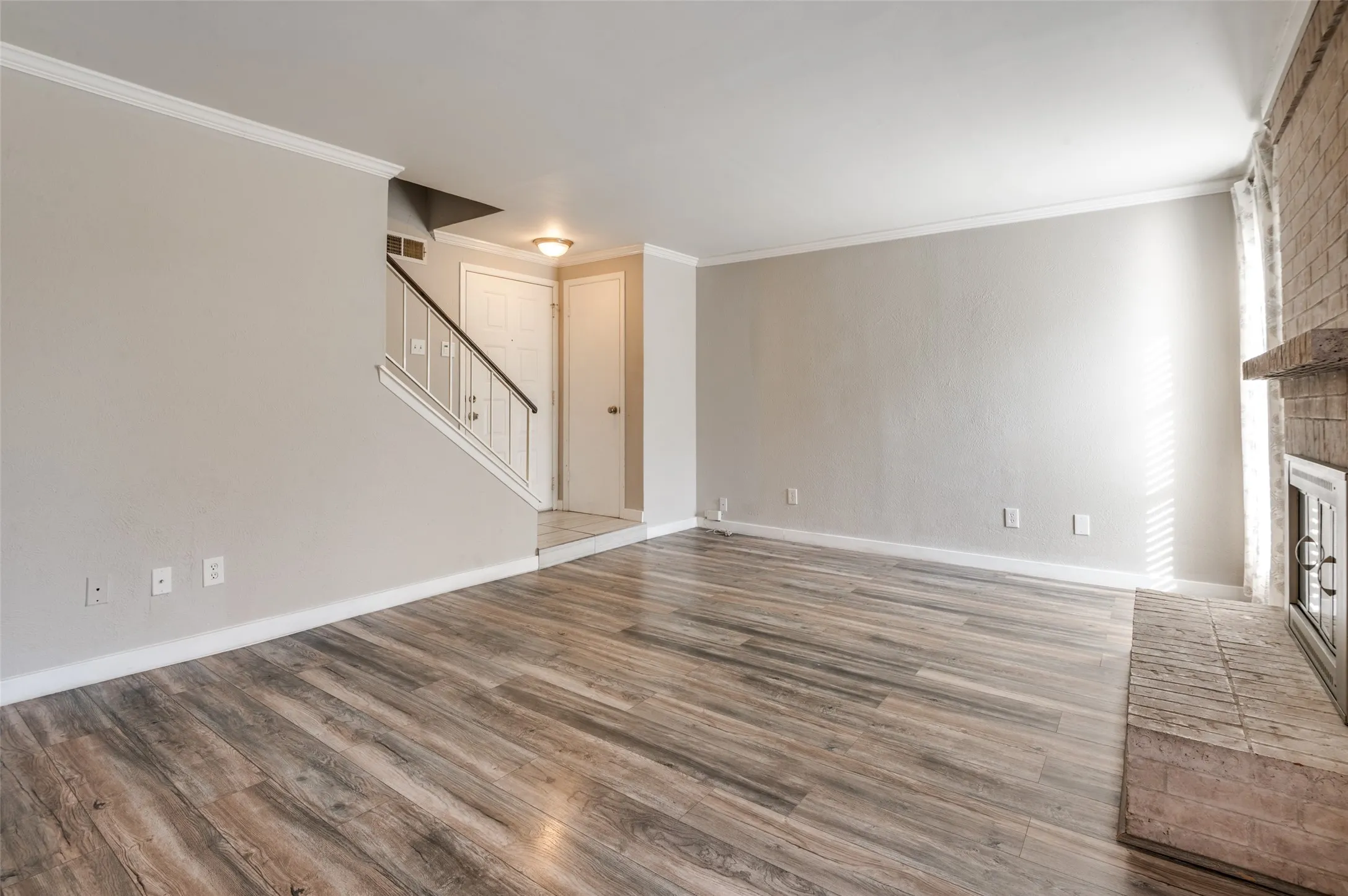 Single Family Residence For Sale in Dallas County , 2628 Via Los Altos, Carrollton, Texas 75006, 2 Bedroom, 2 Bathroom, 2 Garage spaces, 1,176 Sqft, built in 1977, mls#21211722, Real Estate Agent in Carrollton, Homes For Sale in Dallas county, Homes For Sale in Carrollton, Realtor in Carrollton Texas, Real Estate Brokerage Independent Realty Texas, Luminita Cordes Realtor