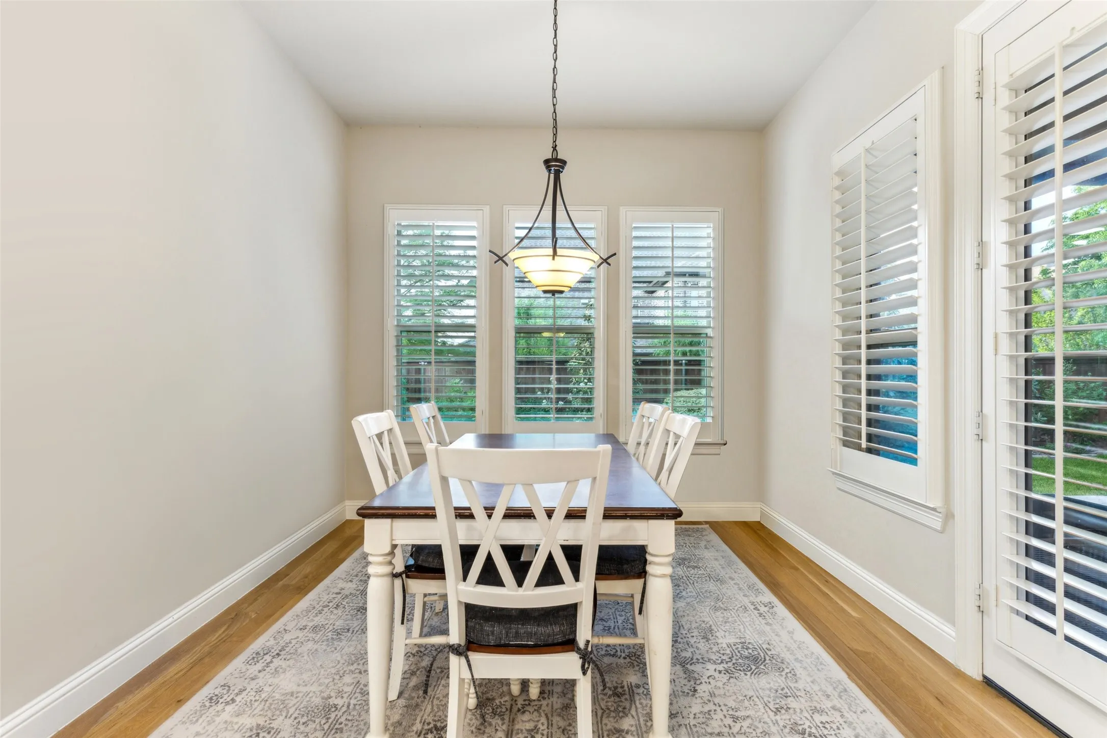 Single Family Residence For Sale in Collin County , 13714 Countrybrook Drive, Frisco, Texas 75035, 5 Bedroom, 5 Bathroom, 3 Garage spaces, 4,260 Sqft, built in 2013, Preowned, mls#21203356, Real Estate Agent in Frisco, Homes For Sale in Collin county, Homes For Sale in Frisco, Realtor in Frisco Texas, Real Estate Brokerage Independent Realty Texas, Luminita Cordes Realtor