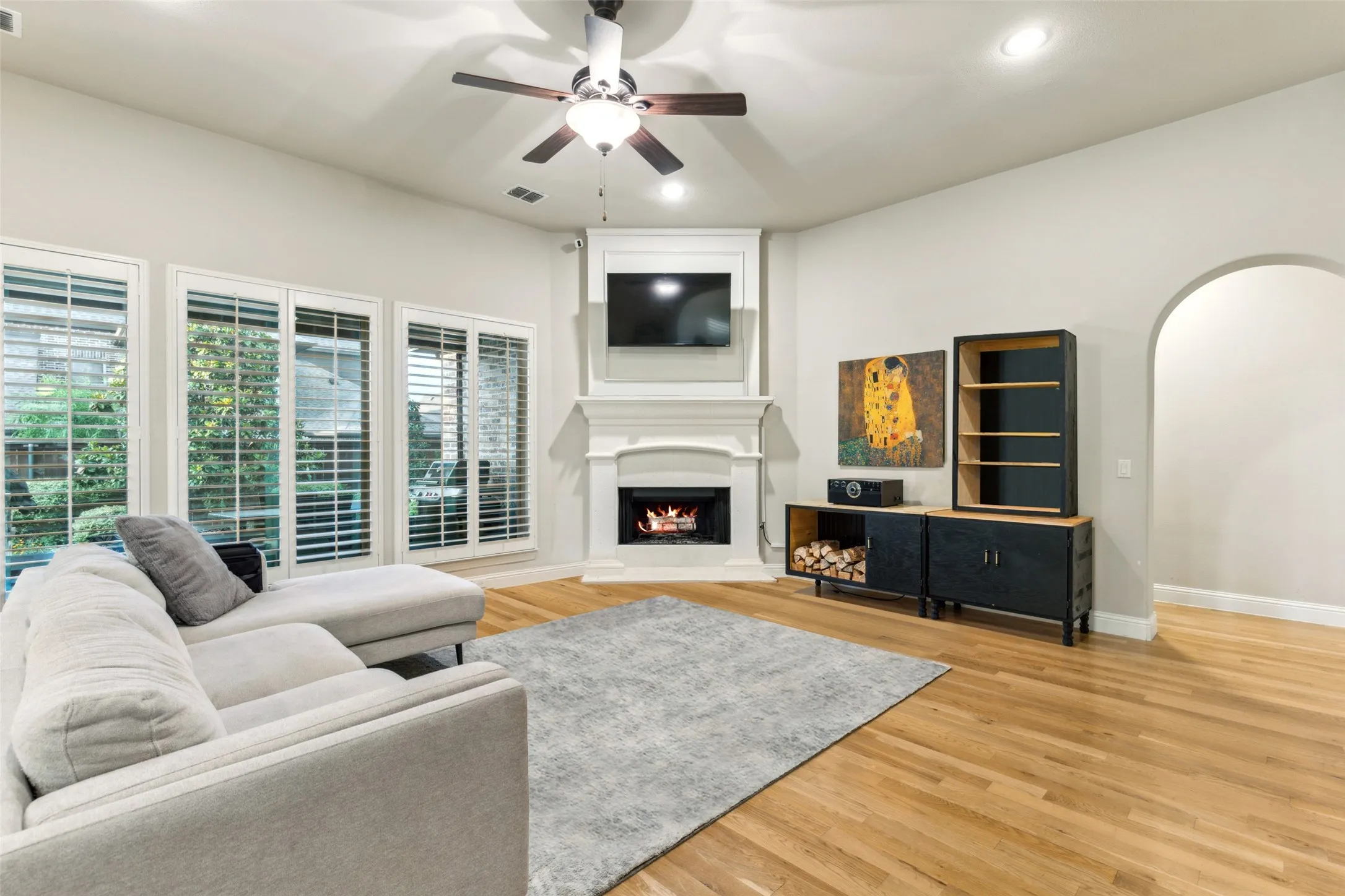 Single Family Residence For Sale in Collin County , 13714 Countrybrook Drive, Frisco, Texas 75035, 5 Bedroom, 5 Bathroom, 3 Garage spaces, 4,260 Sqft, built in 2013, Preowned, mls#21203356, Real Estate Agent in Frisco, Homes For Sale in Collin county, Homes For Sale in Frisco, Realtor in Frisco Texas, Real Estate Brokerage Independent Realty Texas, Luminita Cordes Realtor