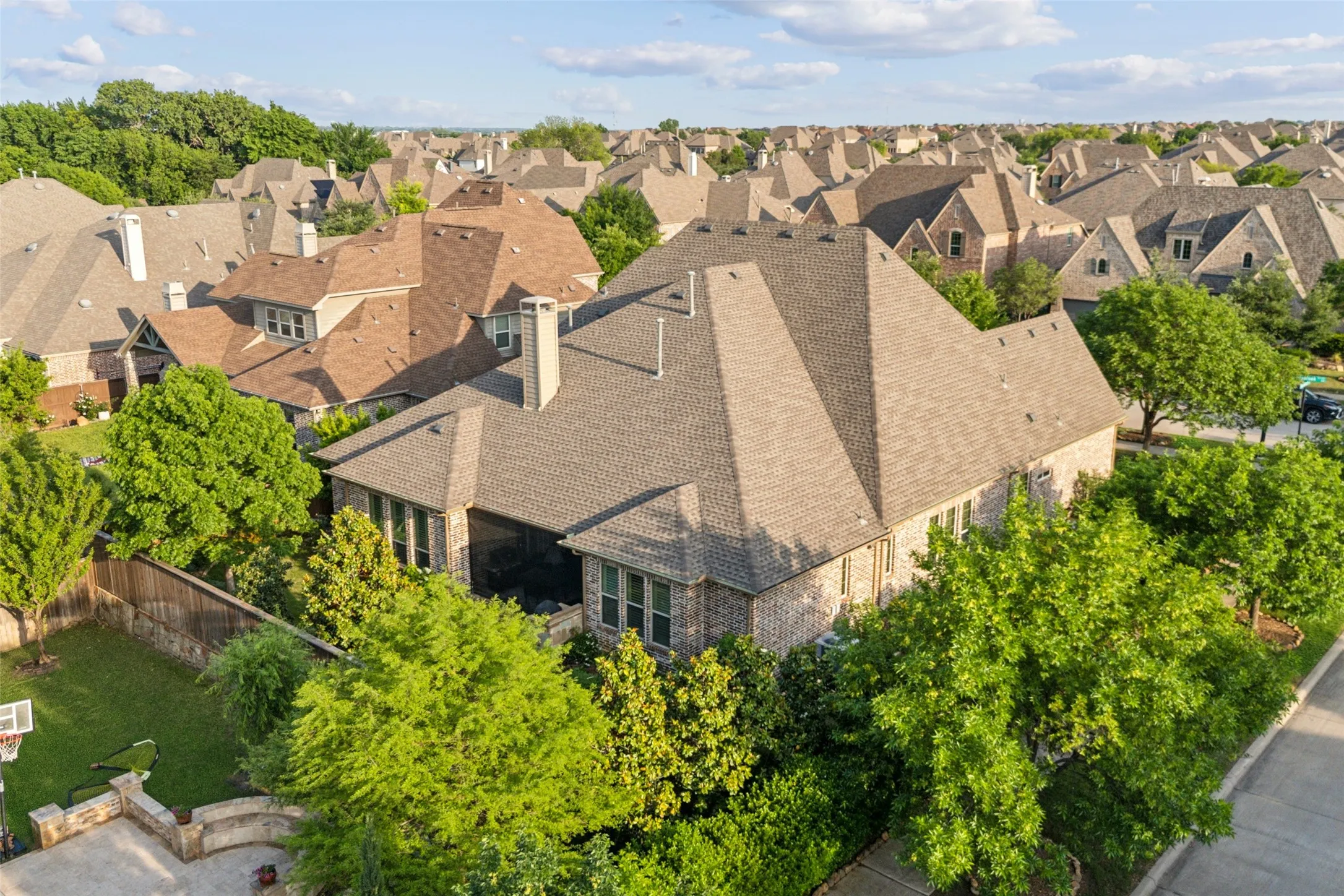 Single Family Residence For Sale in Collin County , 13714 Countrybrook Drive, Frisco, Texas 75035, 5 Bedroom, 5 Bathroom, 3 Garage spaces, 4,260 Sqft, built in 2013, Preowned, mls#21203356, Real Estate Agent in Frisco, Homes For Sale in Collin county, Homes For Sale in Frisco, Realtor in Frisco Texas, Real Estate Brokerage Independent Realty Texas, Luminita Cordes Realtor