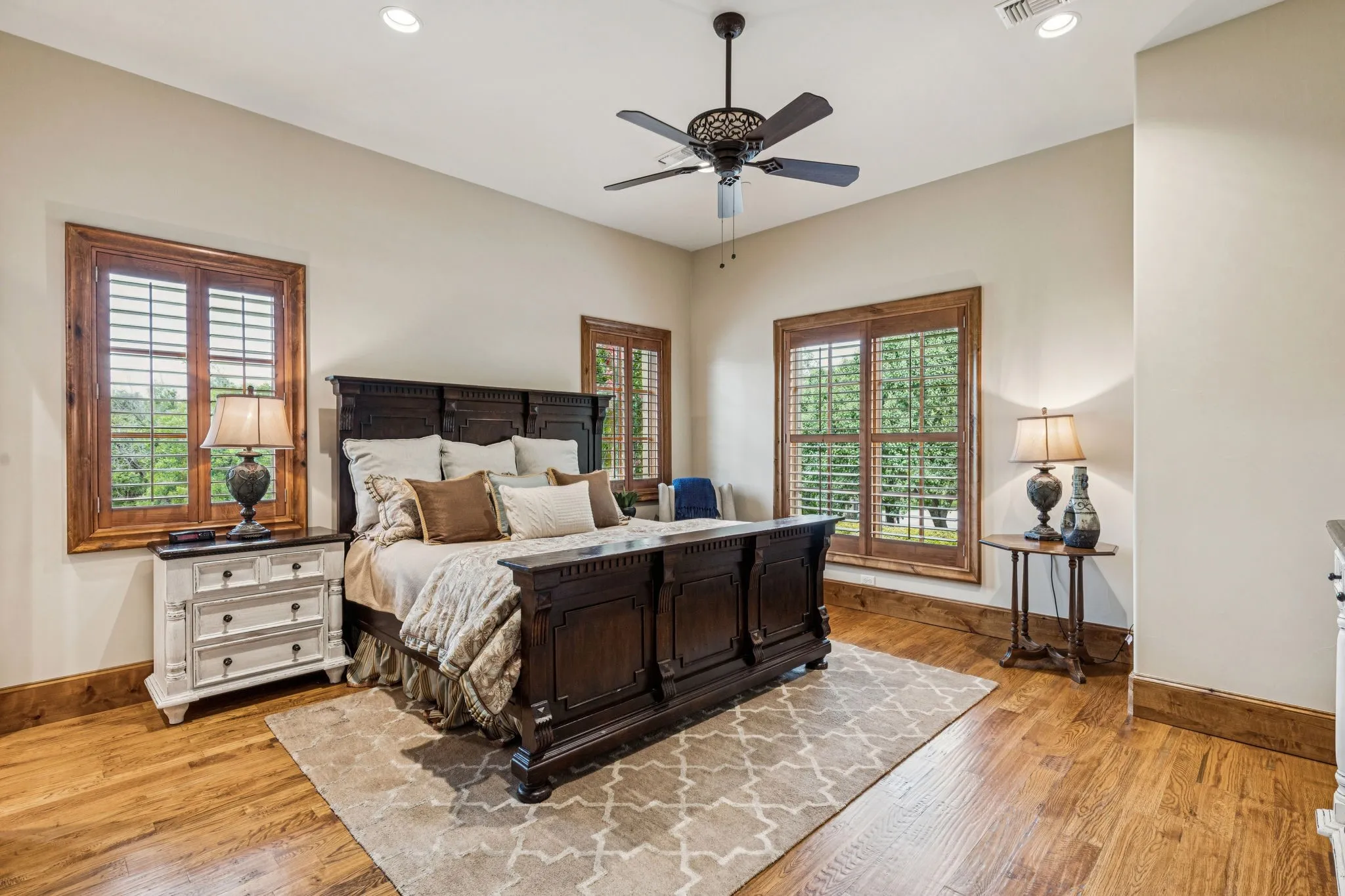 Single Family Residence For Sale in Tarrant County , 1711 Maranatha Way, Southlake, Texas 76092, 5 Bedrooms, 7 Bathrooms, 6 Garage spaces, 7,952 Sqft, built in 2017, Preowned, Price $8,750,000, mls#21203338, Real Estate Agent in Southlake, Homes For Sale in Tarrant county, Homes For Sale in Southlake, Realtor in Southlake Texas, Real Estate Brokerage Independent Realty Texas, Luminita Cordes Realtor