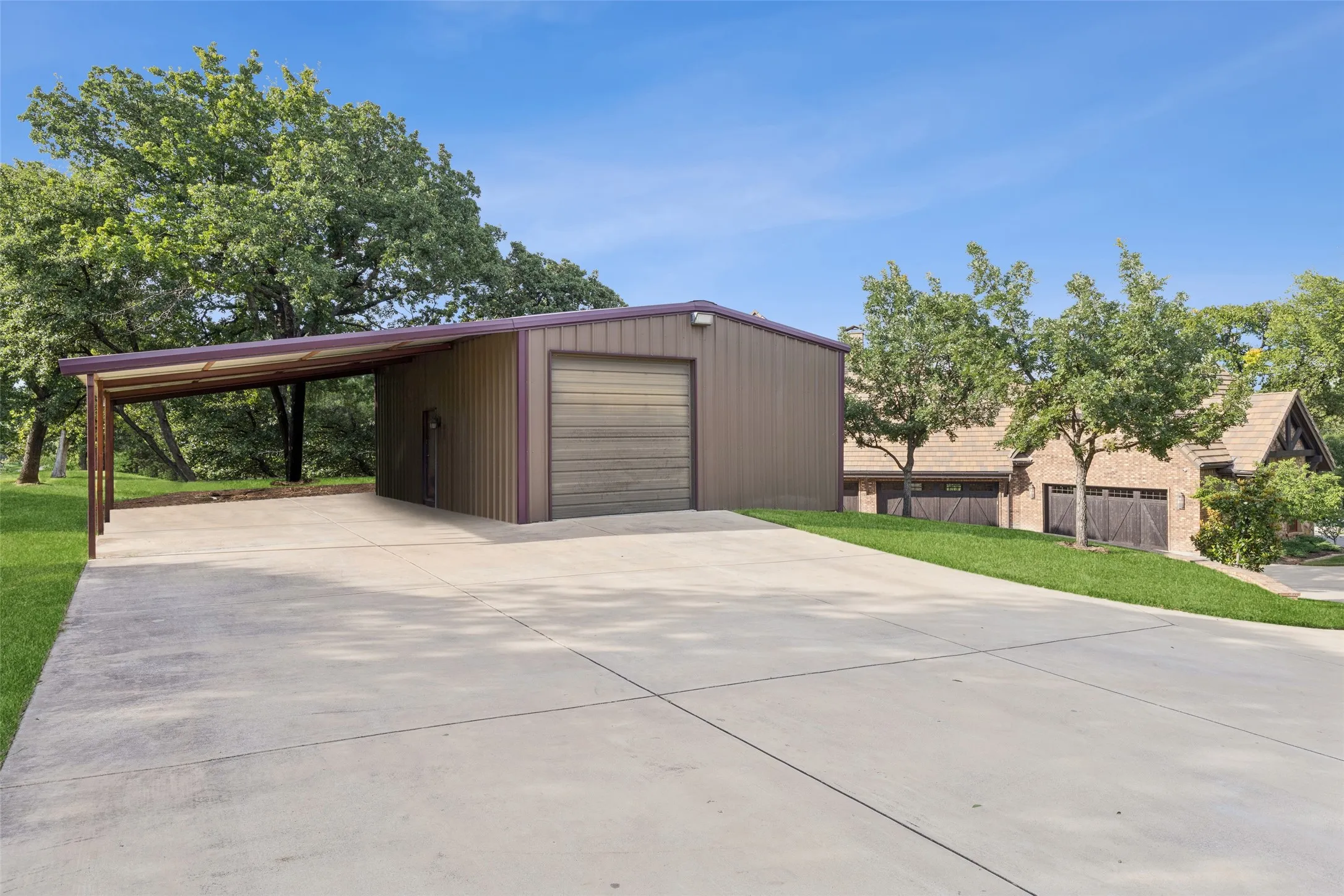 Single Family Residence For Sale in Tarrant County , 1711 Maranatha Way, Southlake, Texas 76092, 5 Bedrooms, 7 Bathrooms, 6 Garage spaces, 7,952 Sqft, built in 2017, Preowned, Price $8,750,000, mls#21203338, Real Estate Agent in Southlake, Homes For Sale in Tarrant county, Homes For Sale in Southlake, Realtor in Southlake Texas, Real Estate Brokerage Independent Realty Texas, Luminita Cordes Realtor