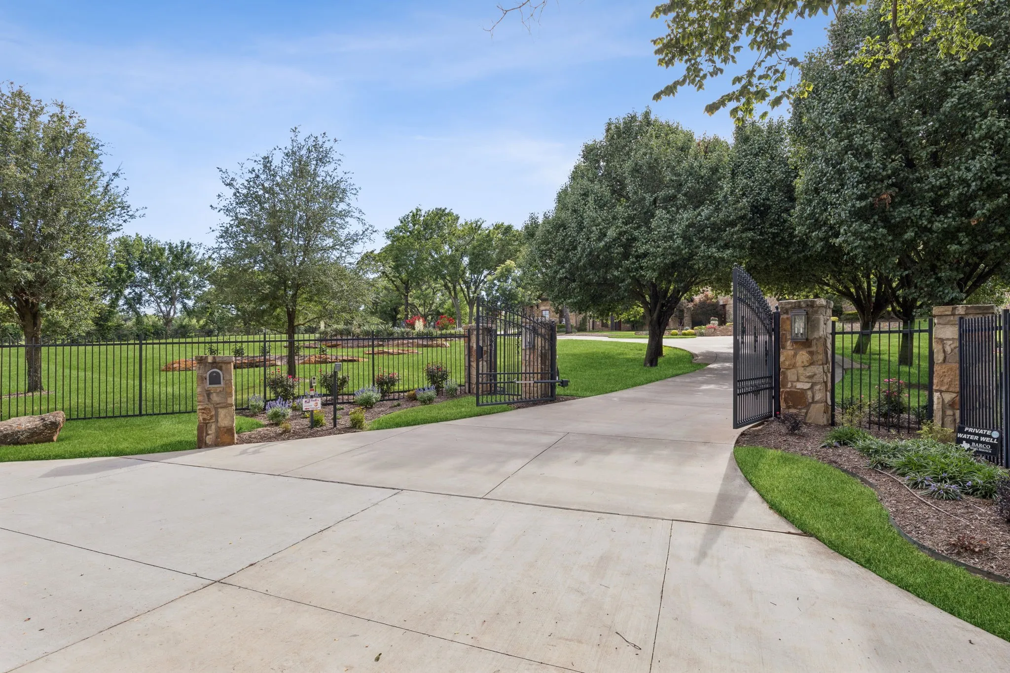 Single Family Residence For Sale in Tarrant County , 1711 Maranatha Way, Southlake, Texas 76092, 5 Bedrooms, 7 Bathrooms, 6 Garage spaces, 7,952 Sqft, built in 2017, Preowned, Price $8,750,000, mls#21203338, Real Estate Agent in Southlake, Homes For Sale in Tarrant county, Homes For Sale in Southlake, Realtor in Southlake Texas, Real Estate Brokerage Independent Realty Texas, Luminita Cordes Realtor