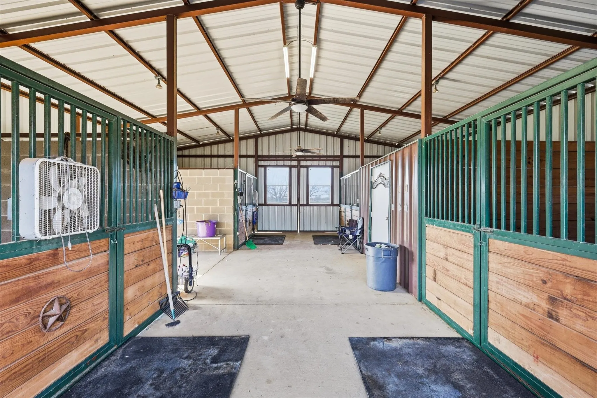 Additional barn