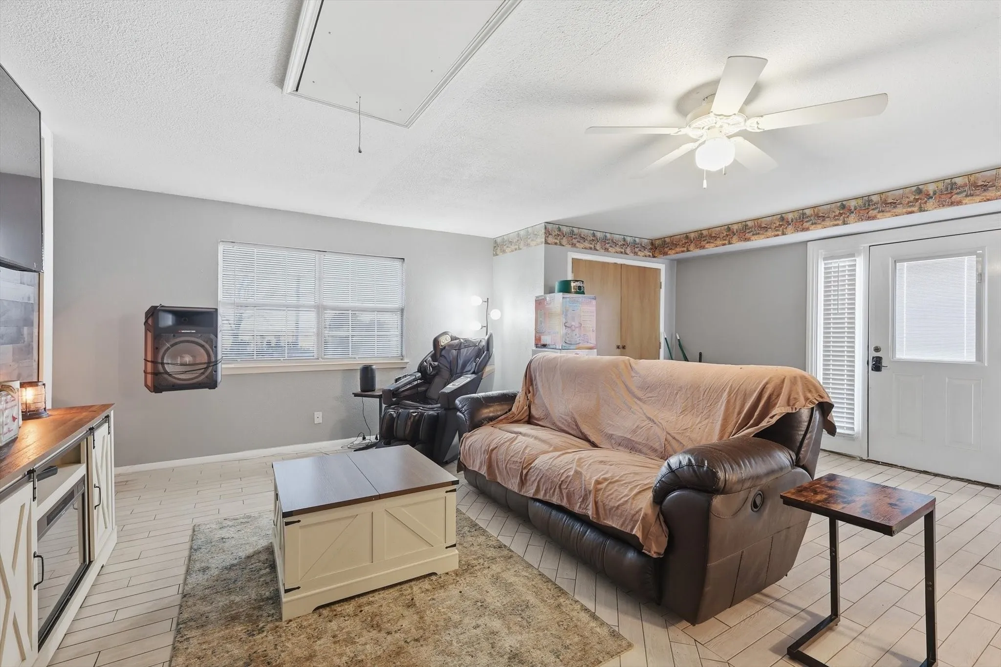 2nd Living room