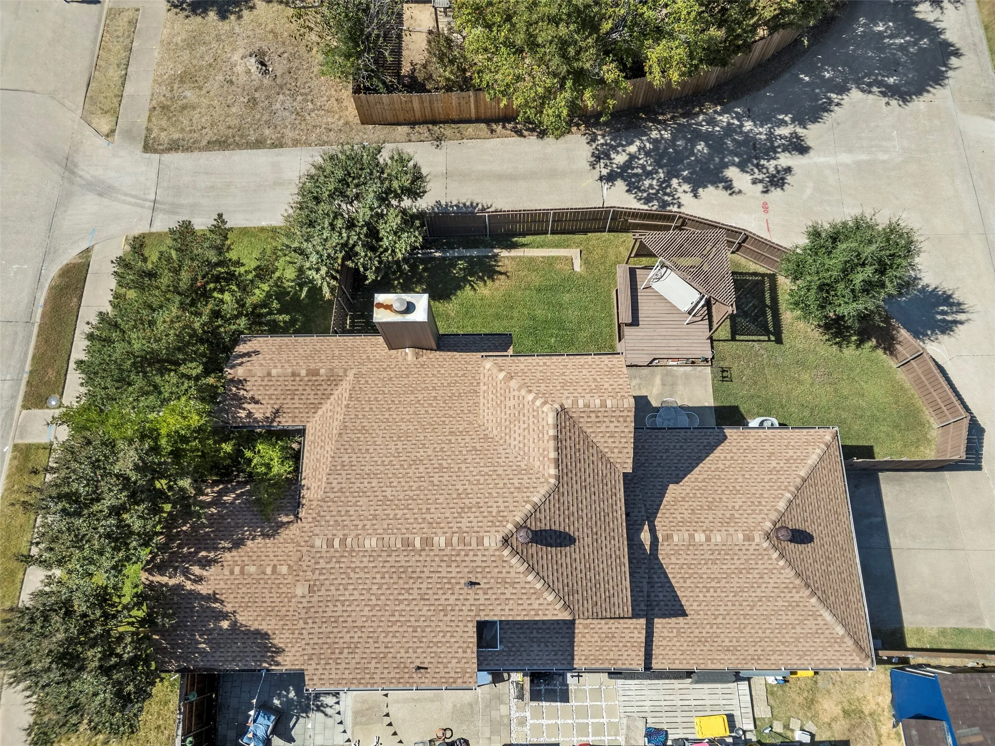 Single Family Residence For Sale in Dallas County , 2329 Baretta Drive, Mesquite, Texas 75181, 3 Bedroom, 3 Bathroom, 2 Garage spaces, 1,532 Sqft, built in 1990, Preowned, mls#21212217, Real Estate Agent in Mesquite, Homes For Sale in Dallas county, Homes For Sale in Mesquite, Realtor in Mesquite Texas, Real Estate Brokerage Independent Realty Texas, Luminita Cordes Realtor