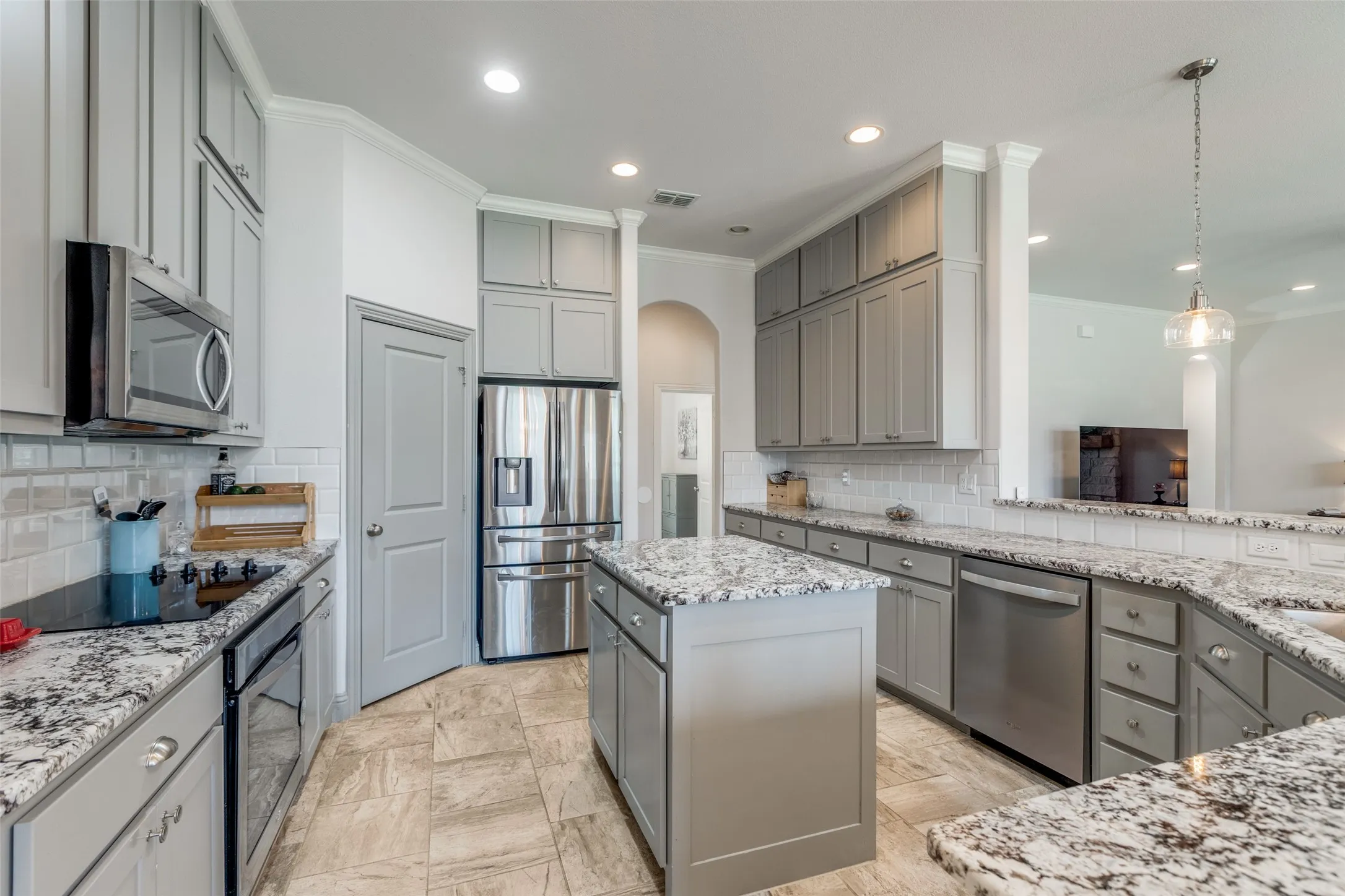 Single Family Residence For Sale in Collin County , 8525 Forest Creek Lane, Anna, Texas 75409, 4 Bedroom, 3 Bathroom, 3 Garage spaces, 2,448 Sqft, built in 2018, Preowned, mls#21210440, Real Estate Agent in Anna, Homes For Sale in Collin county, Homes For Sale in Anna, Realtor in Anna Texas, Real Estate Brokerage Independent Realty Texas, Luminita Cordes Realtor