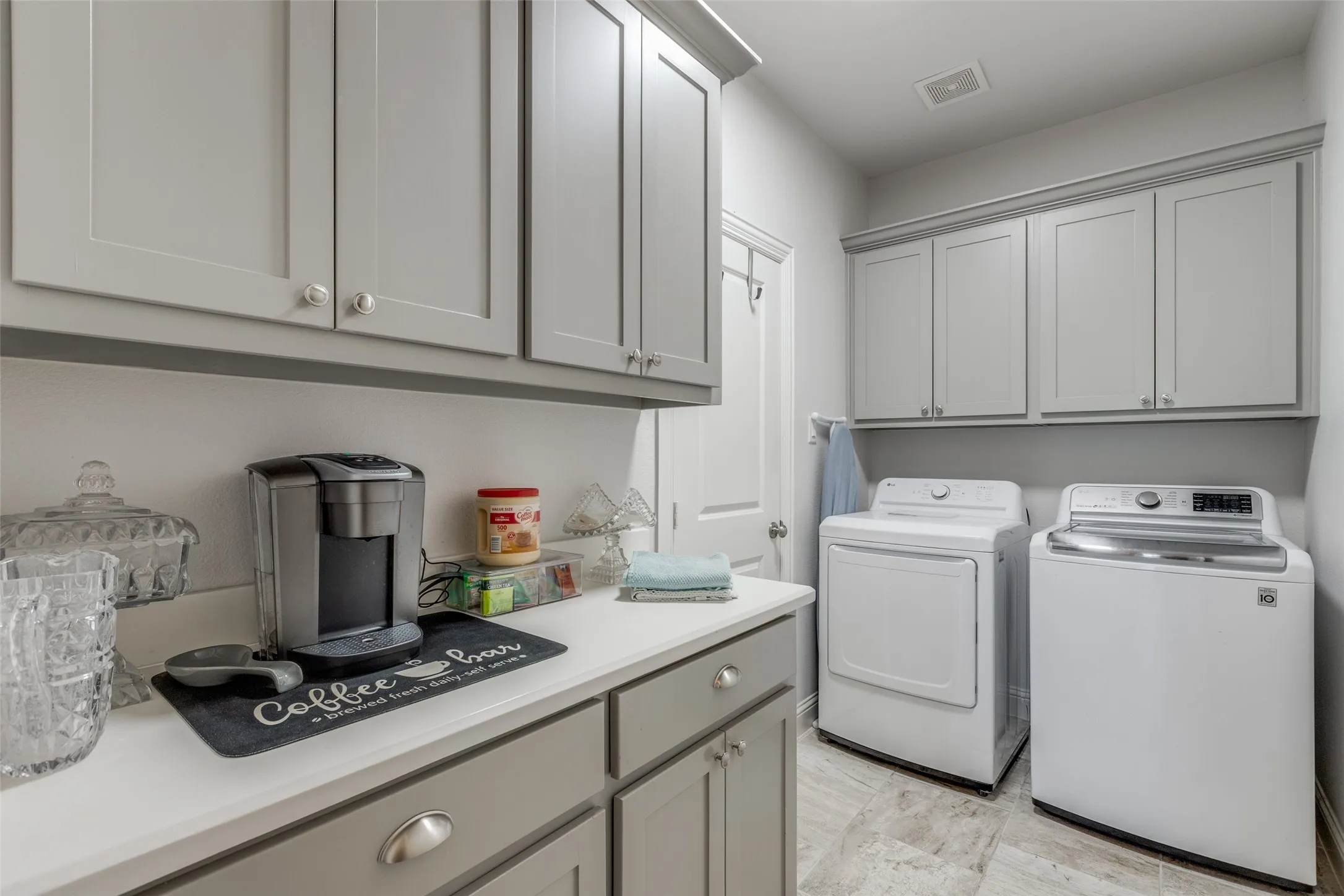 Single Family Residence For Sale in Collin County , 8525 Forest Creek Lane, Anna, Texas 75409, 4 Bedroom, 3 Bathroom, 3 Garage spaces, 2,448 Sqft, built in 2018, Preowned, mls#21210440, Real Estate Agent in Anna, Homes For Sale in Collin county, Homes For Sale in Anna, Realtor in Anna Texas, Real Estate Brokerage Independent Realty Texas, Luminita Cordes Realtor
