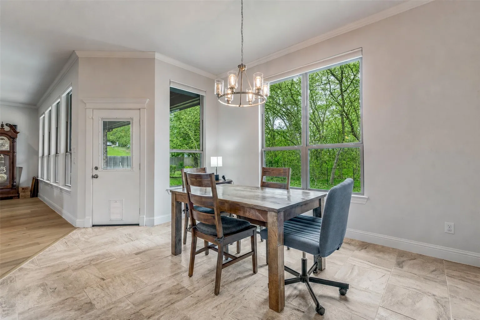 Single Family Residence For Sale in Collin County , 8525 Forest Creek Lane, Anna, Texas 75409, 4 Bedroom, 3 Bathroom, 3 Garage spaces, 2,448 Sqft, built in 2018, Preowned, mls#21210440, Real Estate Agent in Anna, Homes For Sale in Collin county, Homes For Sale in Anna, Realtor in Anna Texas, Real Estate Brokerage Independent Realty Texas, Luminita Cordes Realtor