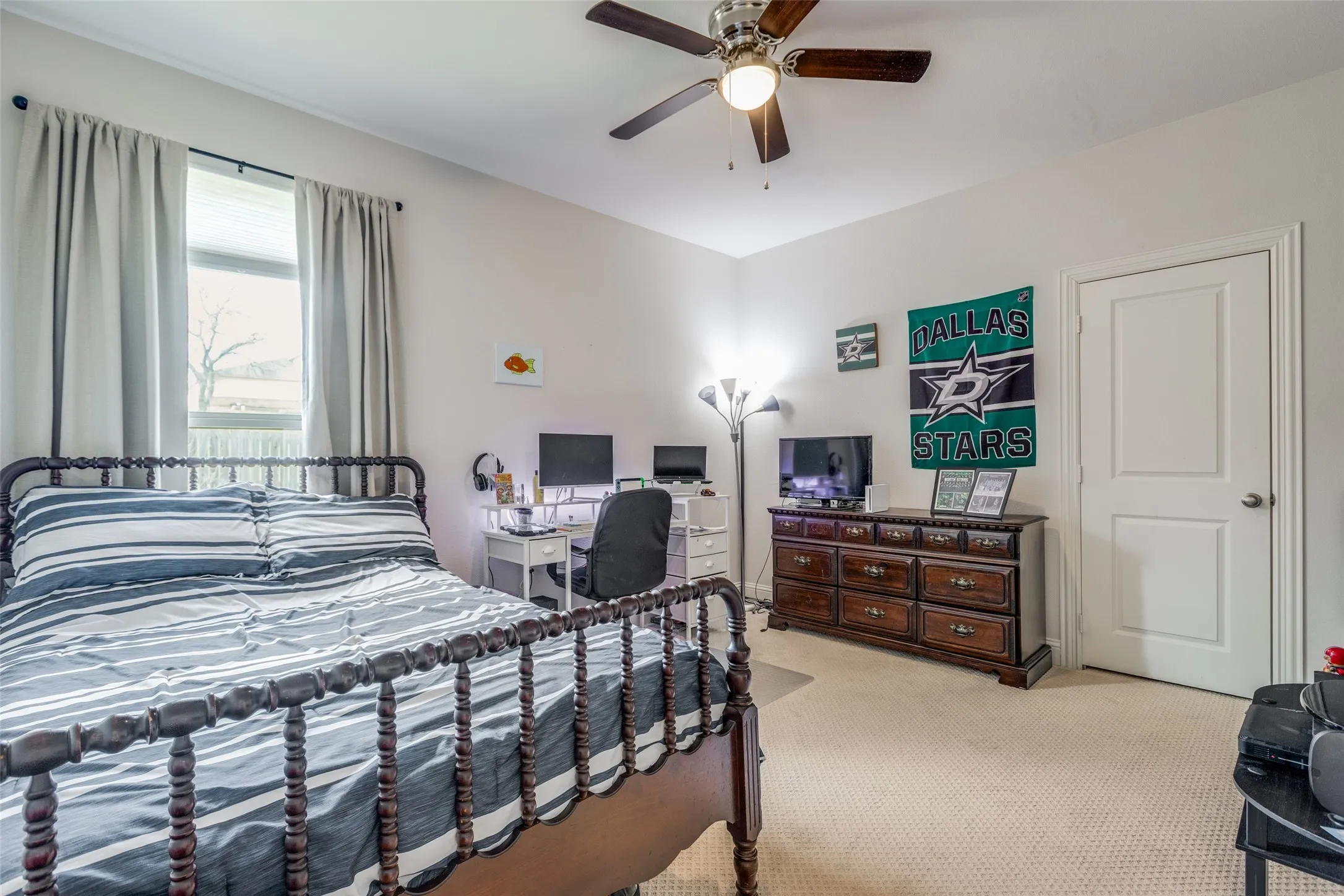 Single Family Residence For Sale in Collin County , 8525 Forest Creek Lane, Anna, Texas 75409, 4 Bedroom, 3 Bathroom, 3 Garage spaces, 2,448 Sqft, built in 2018, Preowned, mls#21210440, Real Estate Agent in Anna, Homes For Sale in Collin county, Homes For Sale in Anna, Realtor in Anna Texas, Real Estate Brokerage Independent Realty Texas, Luminita Cordes Realtor