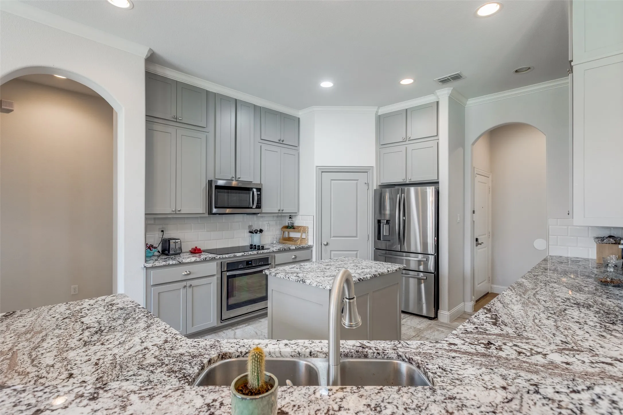 Single Family Residence For Sale in Collin County , 8525 Forest Creek Lane, Anna, Texas 75409, 4 Bedroom, 3 Bathroom, 3 Garage spaces, 2,448 Sqft, built in 2018, Preowned, mls#21210440, Real Estate Agent in Anna, Homes For Sale in Collin county, Homes For Sale in Anna, Realtor in Anna Texas, Real Estate Brokerage Independent Realty Texas, Luminita Cordes Realtor