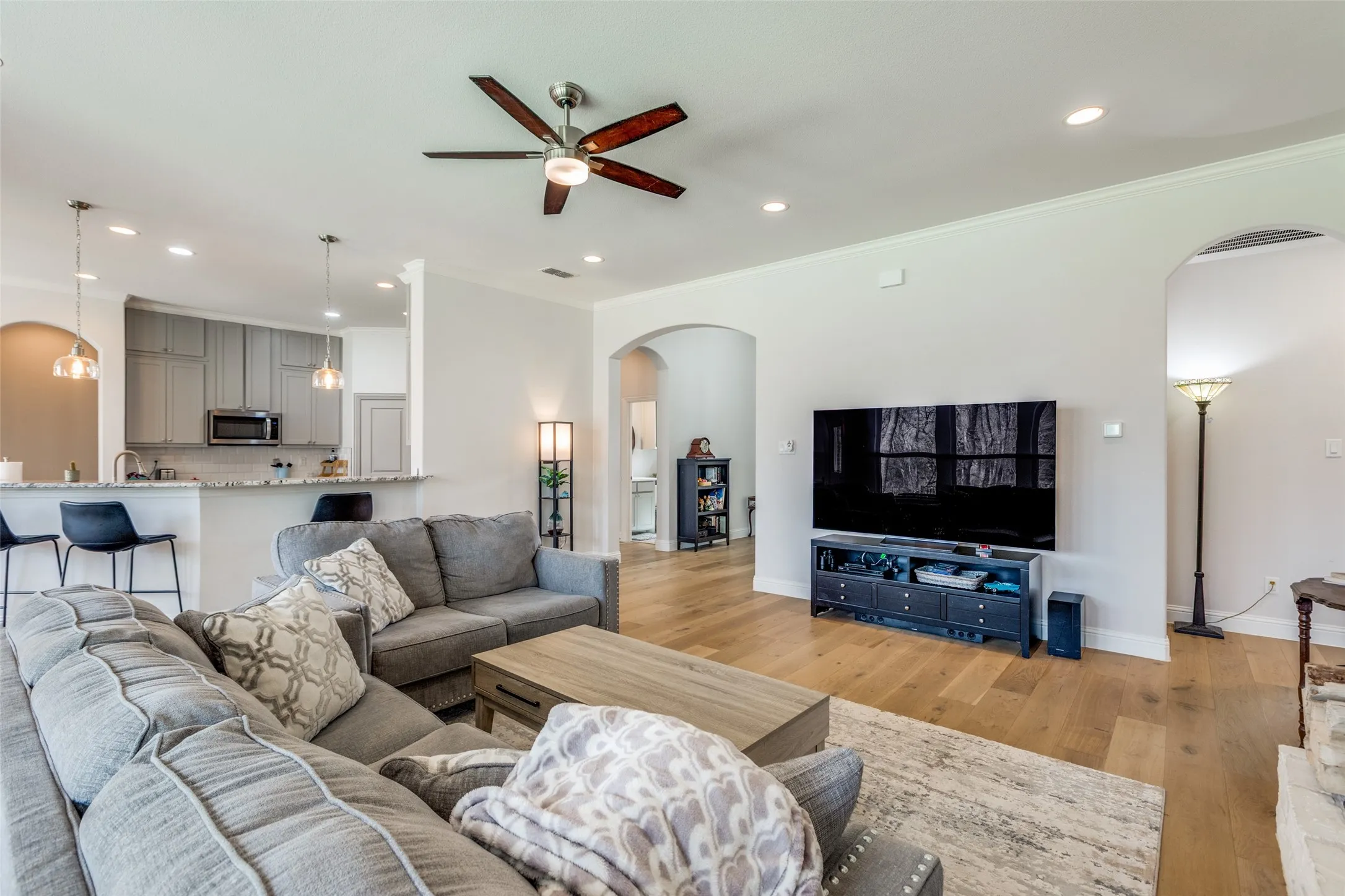 Single Family Residence For Sale in Collin County , 8525 Forest Creek Lane, Anna, Texas 75409, 4 Bedroom, 3 Bathroom, 3 Garage spaces, 2,448 Sqft, built in 2018, Preowned, mls#21210440, Real Estate Agent in Anna, Homes For Sale in Collin county, Homes For Sale in Anna, Realtor in Anna Texas, Real Estate Brokerage Independent Realty Texas, Luminita Cordes Realtor
