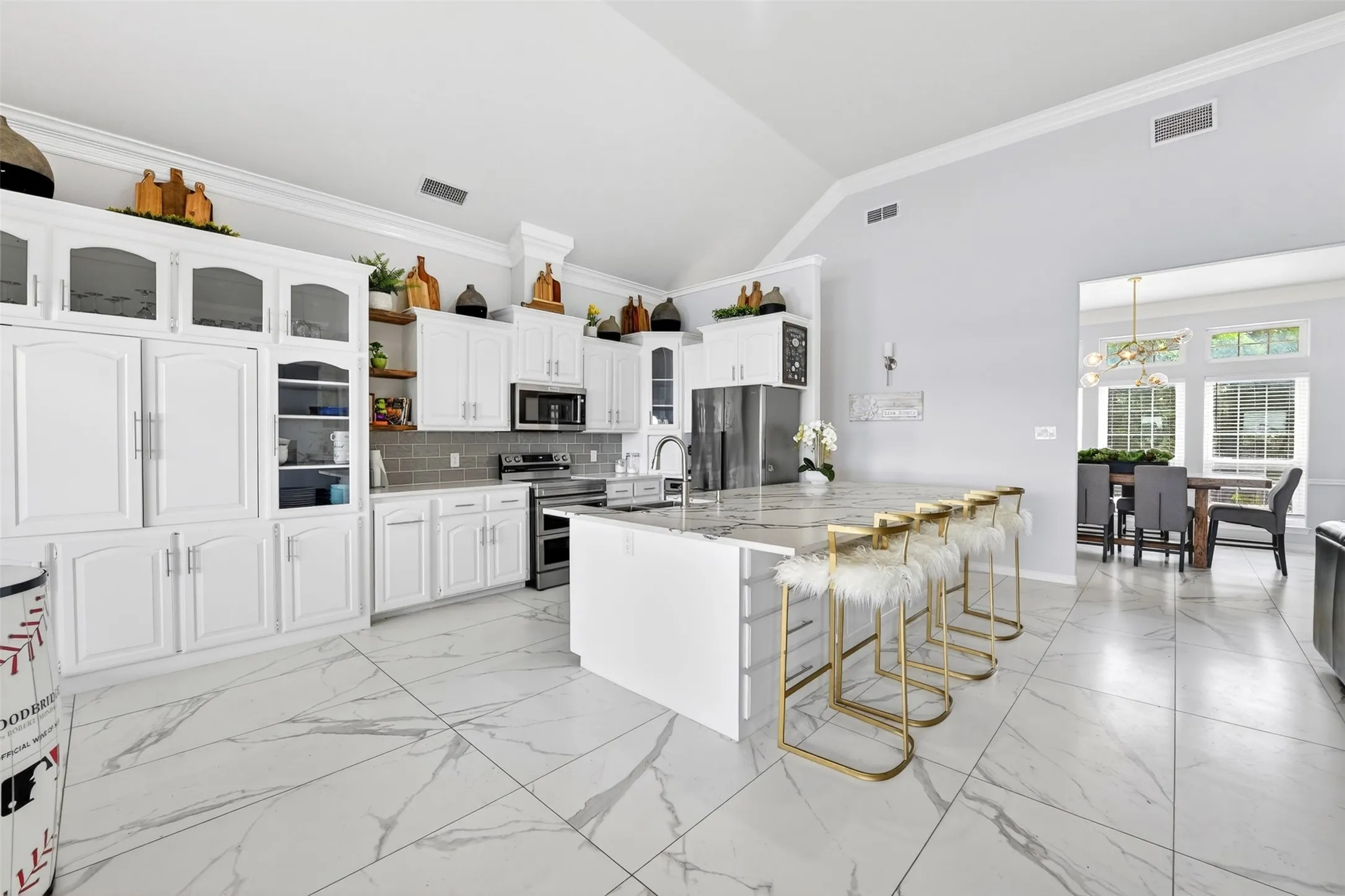 Bright kitchen