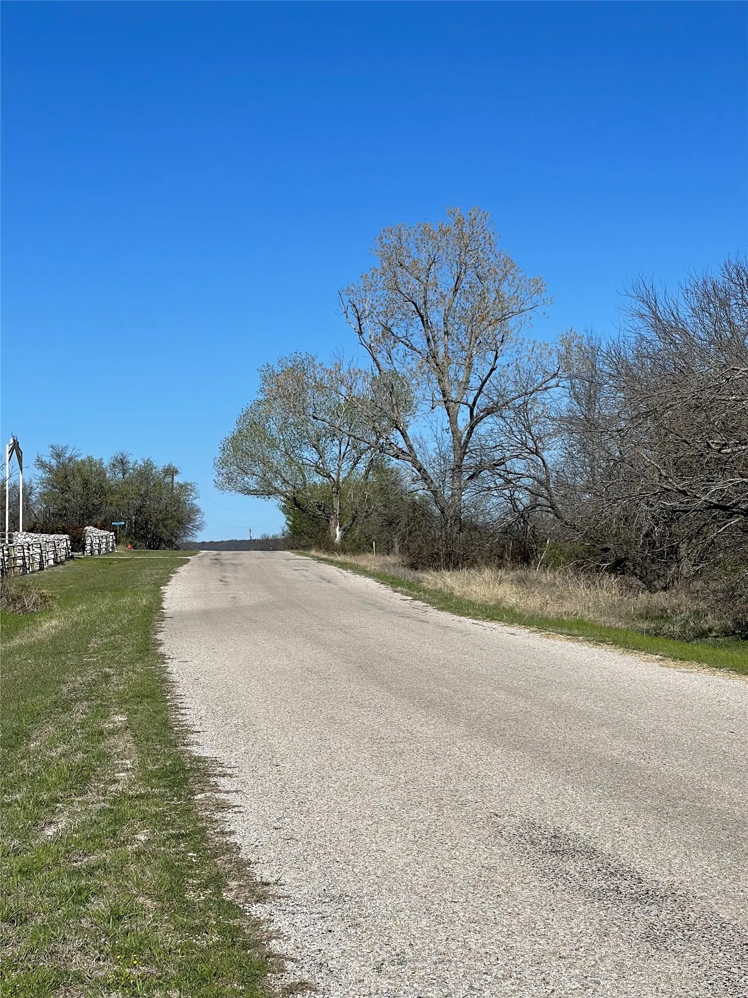 Unimproved Land For Sale in Wise County , TBD Port O Call Drive, Runaway Bay, Texas 76426, 0, 0, Garage spaces, 0 Sqft, built in 0, Price $105,000, mls#21212088, Real Estate Agent in Runaway Bay, Homes For Sale in Wise county, Homes For Sale in Runaway Bay, Realtor in Runaway Bay Texas, Real Estate Brokerage Independent Realty Texas, Luminita Cordes Realtor