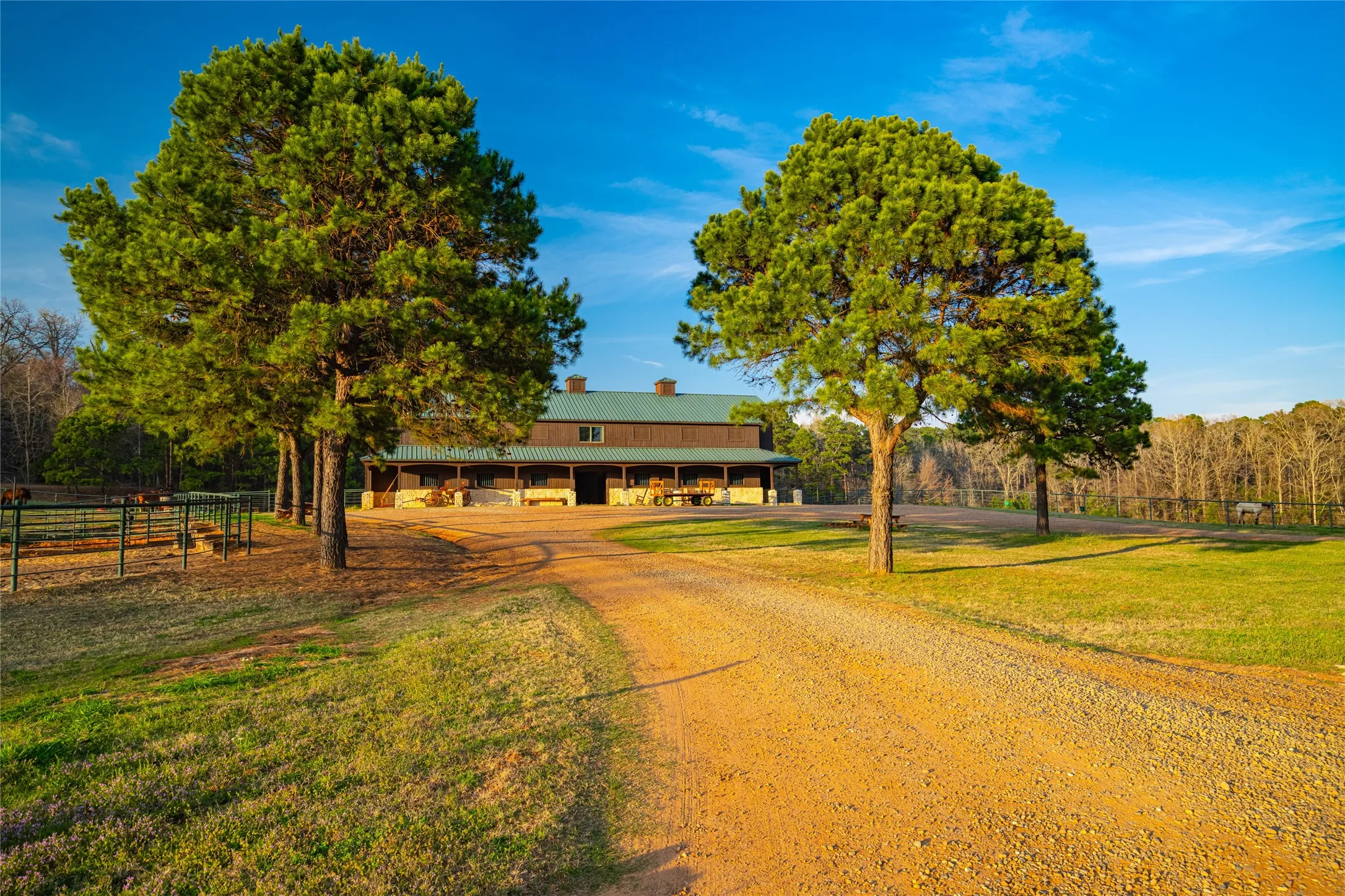 Improved Land For Sale in Wood County , 1002 Private Road 7892, Mineola, Texas 75773, 0, 0, Garage spaces, 0 Sqft, built in 0, Price $1,850,000, mls#21211345, Real Estate Agent in Mineola, Homes For Sale in Wood county, Homes For Sale in Mineola, Realtor in Mineola Texas, Real Estate Brokerage Independent Realty Texas, Luminita Cordes Realtor
