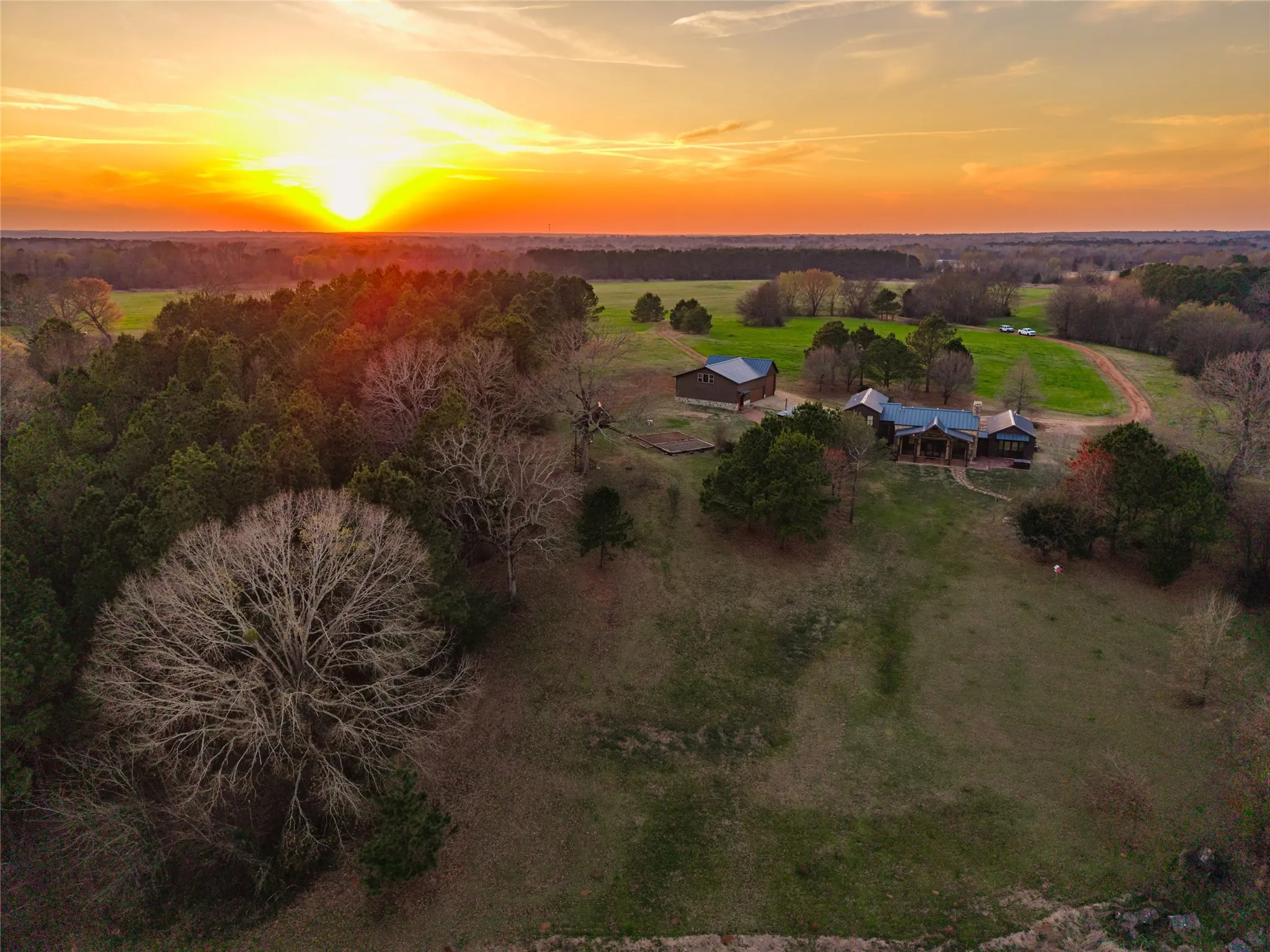 Improved Land For Sale in Wood County , 1002 Private Road 7892, Mineola, Texas 75773, 0, 0, Garage spaces, 0 Sqft, built in 0, Price $1,850,000, mls#21211345, Real Estate Agent in Mineola, Homes For Sale in Wood county, Homes For Sale in Mineola, Realtor in Mineola Texas, Real Estate Brokerage Independent Realty Texas, Luminita Cordes Realtor