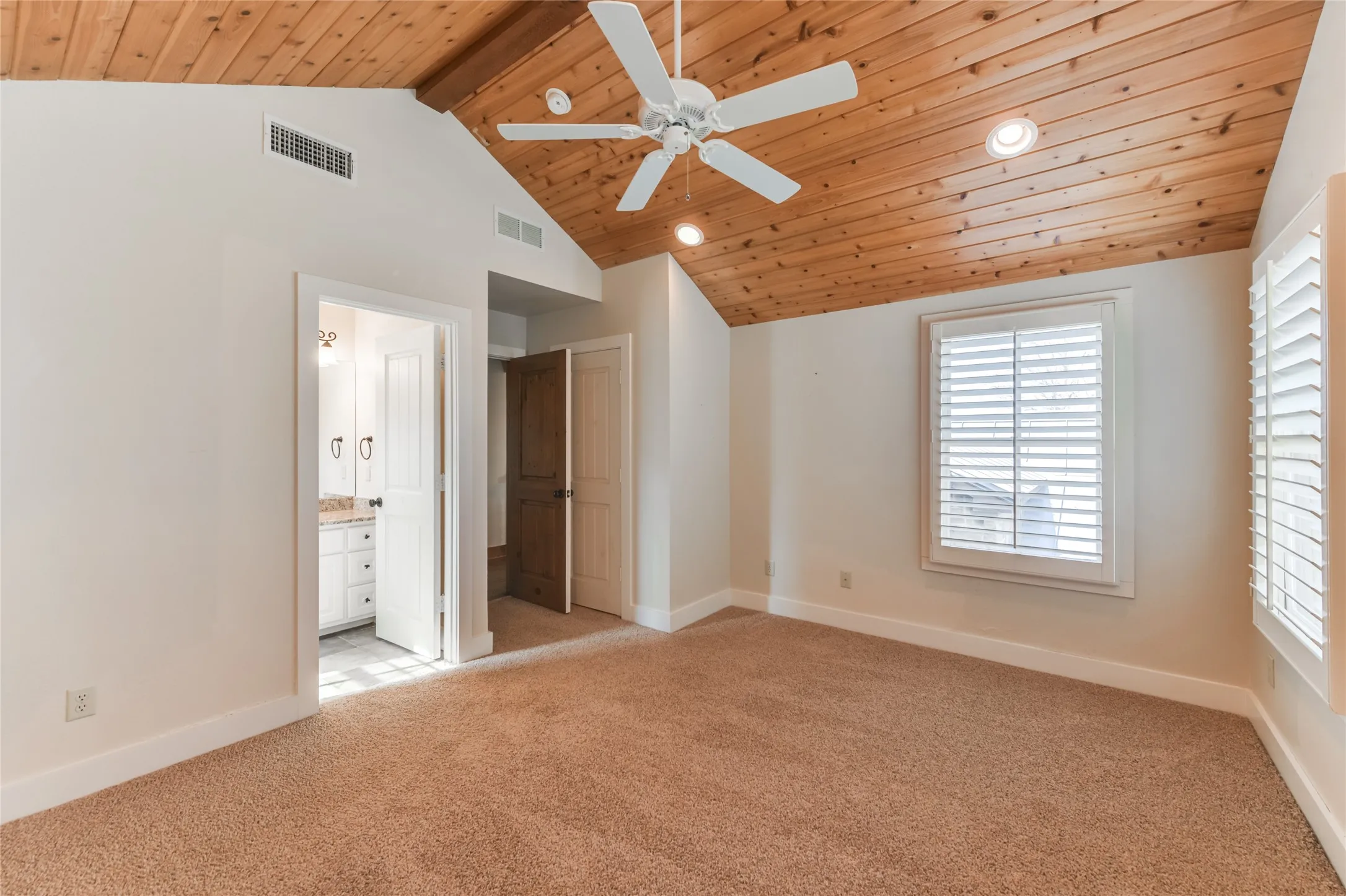 Improved Land For Sale in Wood County , 1002 Private Road 7892, Mineola, Texas 75773, 0, 0, Garage spaces, 0 Sqft, built in 0, Price $1,850,000, mls#21211345, Real Estate Agent in Mineola, Homes For Sale in Wood county, Homes For Sale in Mineola, Realtor in Mineola Texas, Real Estate Brokerage Independent Realty Texas, Luminita Cordes Realtor