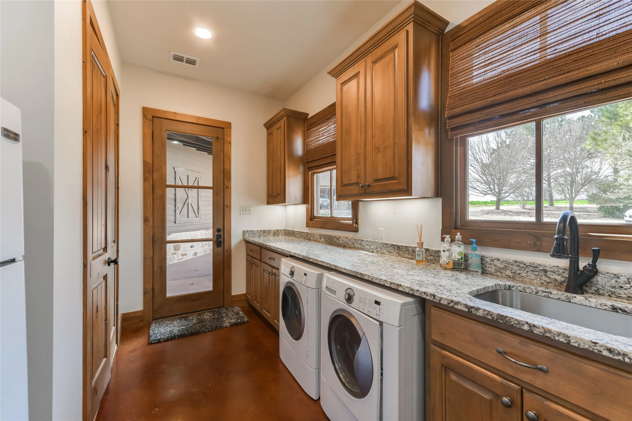 Improved Land For Sale in Wood County , 1002 Private Road 7892, Mineola, Texas 75773, 0, 0, Garage spaces, 0 Sqft, built in 0, Price $1,850,000, mls#21211345, Real Estate Agent in Mineola, Homes For Sale in Wood county, Homes For Sale in Mineola, Realtor in Mineola Texas, Real Estate Brokerage Independent Realty Texas, Luminita Cordes Realtor