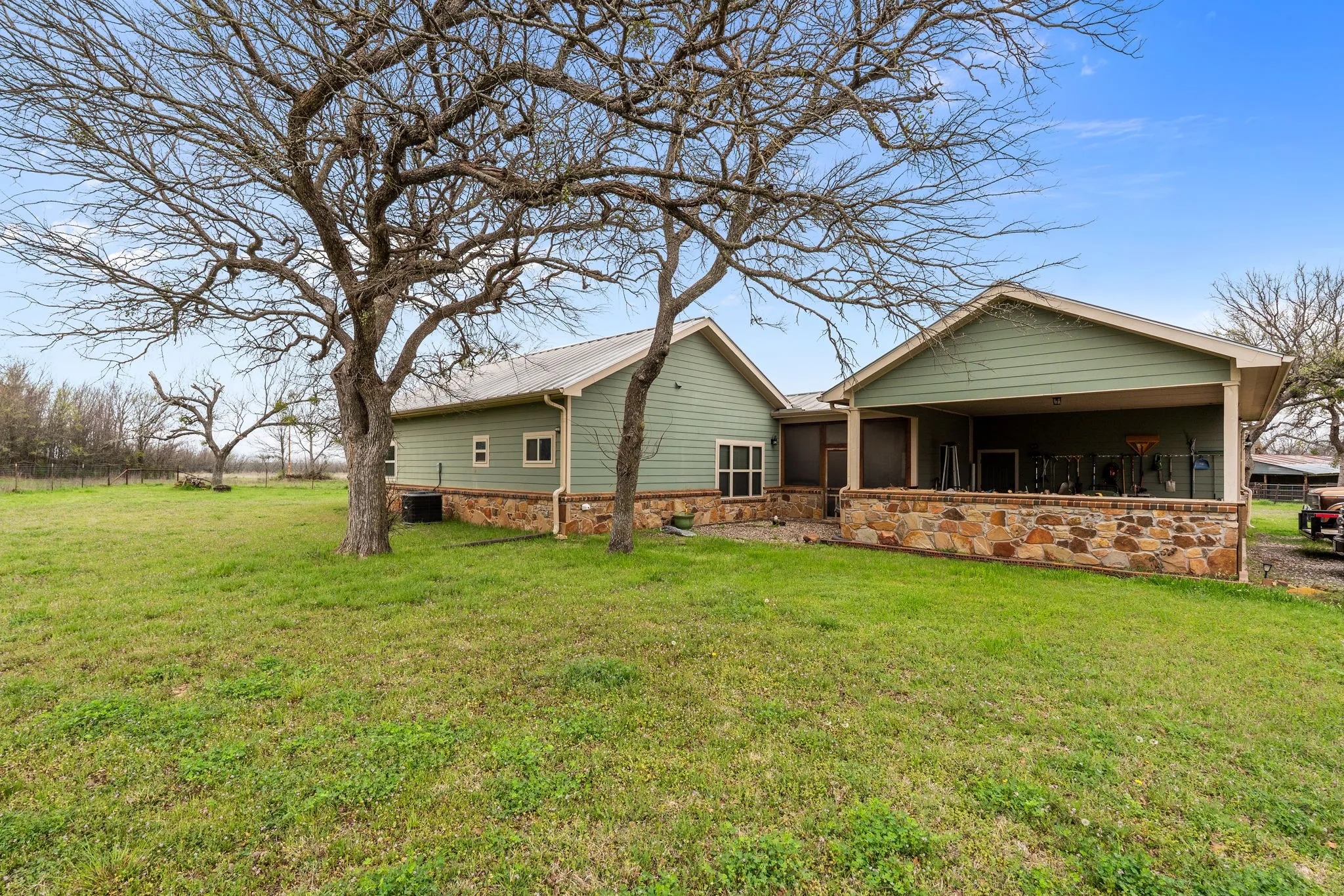 Industrial For Sale in Palo Pinto County , 2602 Fm 1195, Mineral Wells, Texas 76067, 0, 0, Garage spaces, 2,024 Sqft, built in 2018, Preowned, mls#21205636, Real Estate Agent in Mineral Wells, Homes For Sale in Palo Pinto county, Homes For Sale in Mineral Wells, Realtor in Mineral Wells Texas, Real Estate Brokerage Independent Realty Texas, Luminita Cordes Realtor