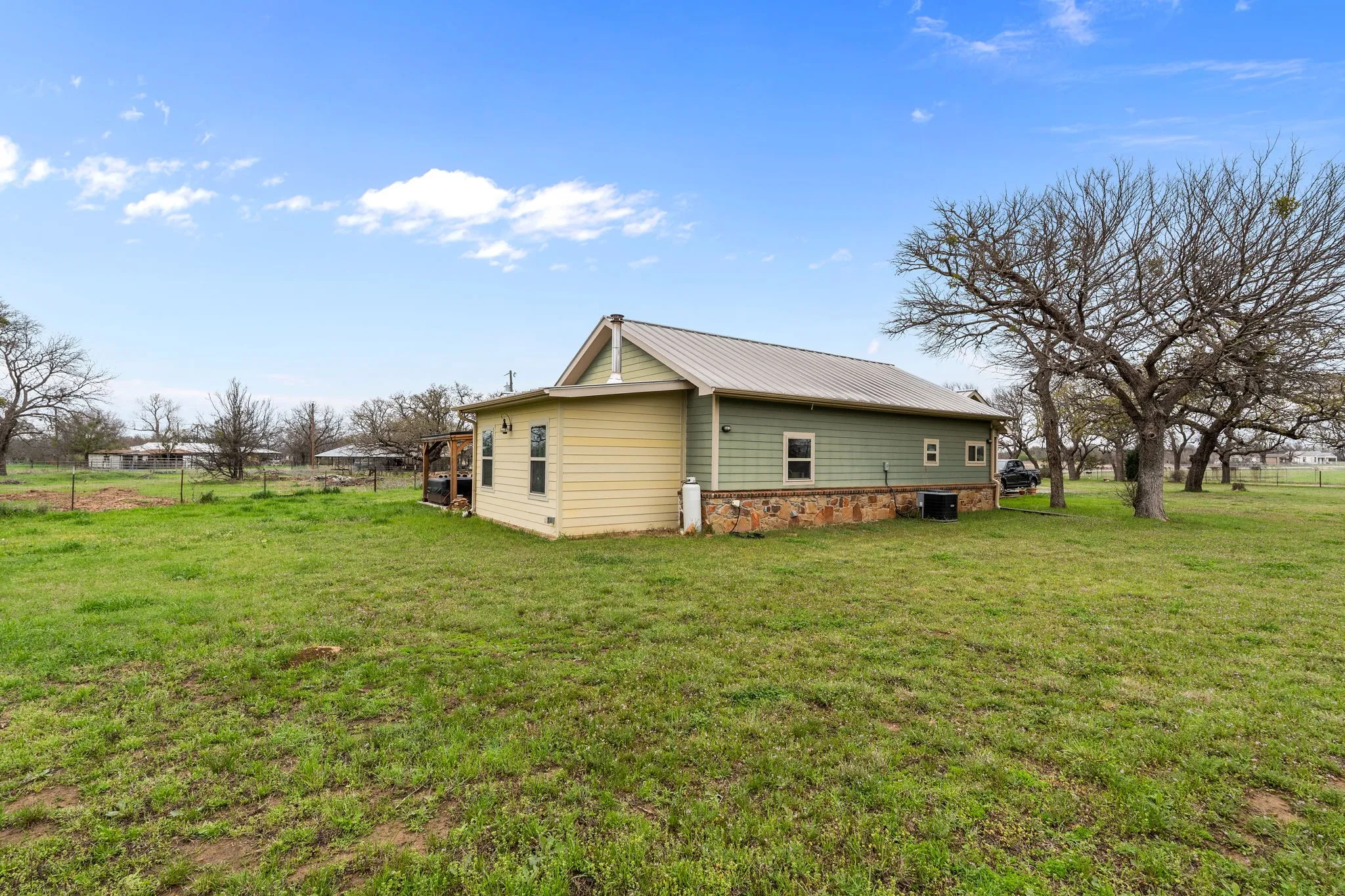 Industrial For Sale in Palo Pinto County , 2602 Fm 1195, Mineral Wells, Texas 76067, 0, 0, Garage spaces, 2,024 Sqft, built in 2018, Preowned, mls#21205636, Real Estate Agent in Mineral Wells, Homes For Sale in Palo Pinto county, Homes For Sale in Mineral Wells, Realtor in Mineral Wells Texas, Real Estate Brokerage Independent Realty Texas, Luminita Cordes Realtor