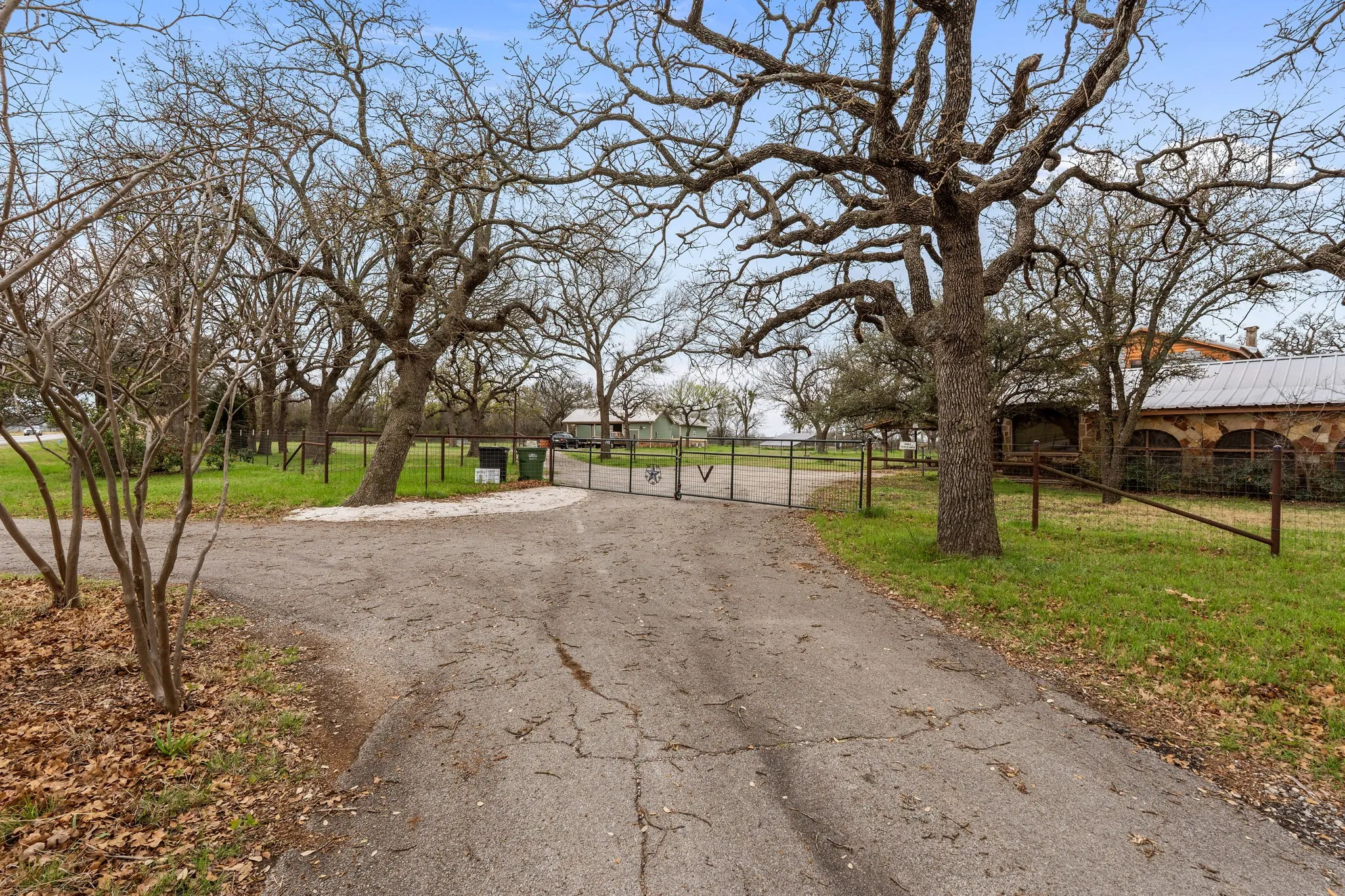 Industrial For Sale in Palo Pinto County , 2602 Fm 1195, Mineral Wells, Texas 76067, 0, 0, Garage spaces, 2,024 Sqft, built in 2018, Preowned, mls#21205636, Real Estate Agent in Mineral Wells, Homes For Sale in Palo Pinto county, Homes For Sale in Mineral Wells, Realtor in Mineral Wells Texas, Real Estate Brokerage Independent Realty Texas, Luminita Cordes Realtor