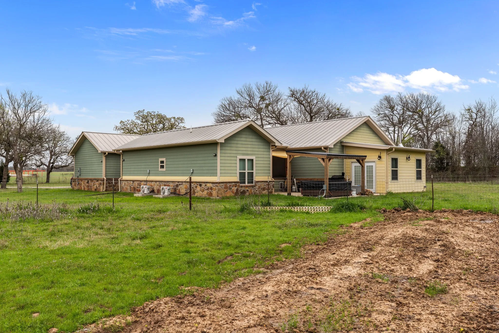 Industrial For Sale in Palo Pinto County , 2602 Fm 1195, Mineral Wells, Texas 76067, 0, 0, Garage spaces, 2,024 Sqft, built in 2018, Preowned, mls#21205636, Real Estate Agent in Mineral Wells, Homes For Sale in Palo Pinto county, Homes For Sale in Mineral Wells, Realtor in Mineral Wells Texas, Real Estate Brokerage Independent Realty Texas, Luminita Cordes Realtor