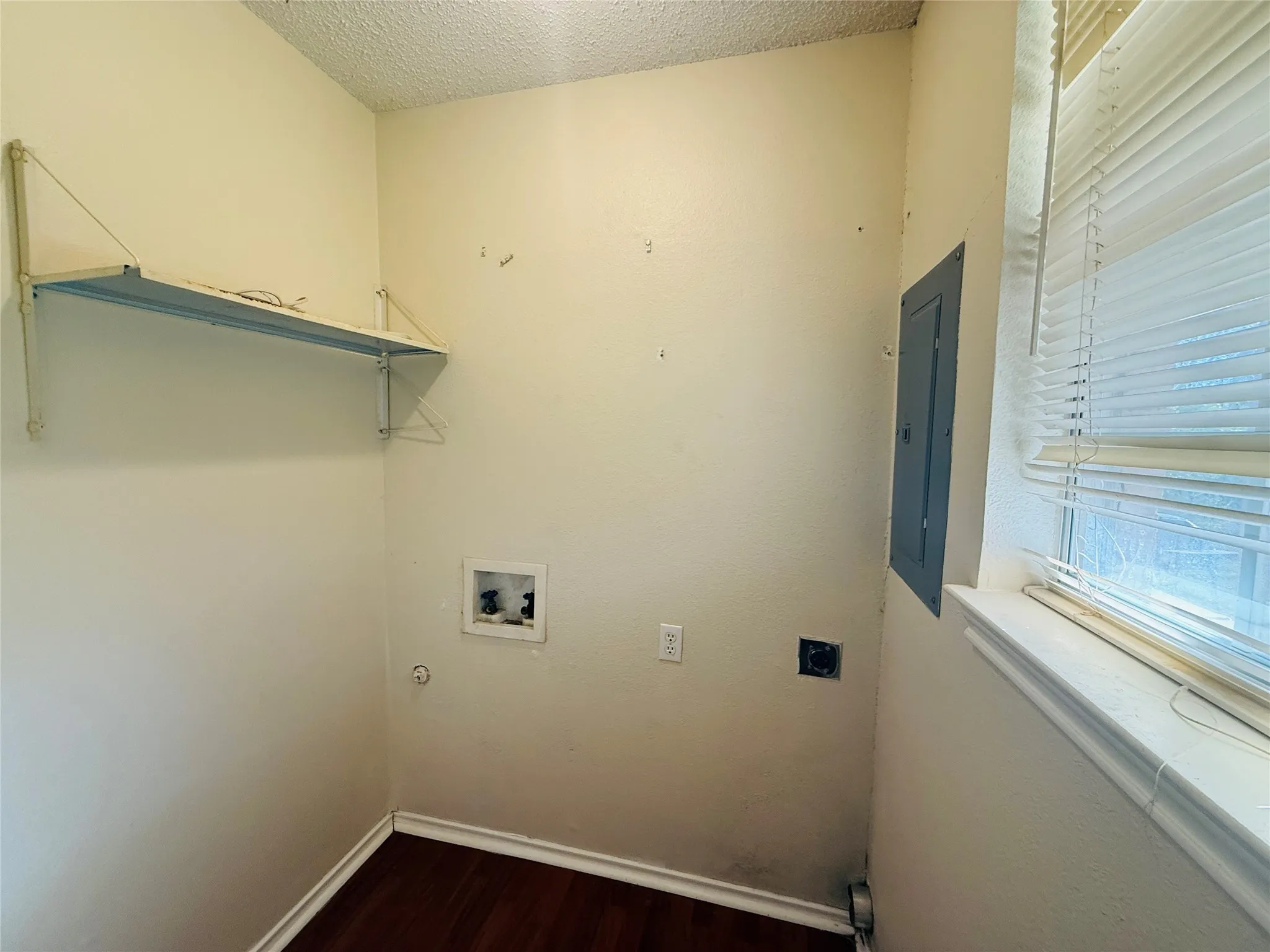 Duplex For Sale in Lamar County , 735 Anderson Road, Reno, Texas 75462, 4 Bedroom, 2 Bathroom, Garage spaces, 0 Sqft, built in 1997, Preowned, mls#21213062, Real Estate Agent in Reno, Homes For Sale in Lamar county, Homes For Sale in Reno, Realtor in Reno Texas, Real Estate Brokerage Independent Realty Texas, Luminita Cordes Realtor
