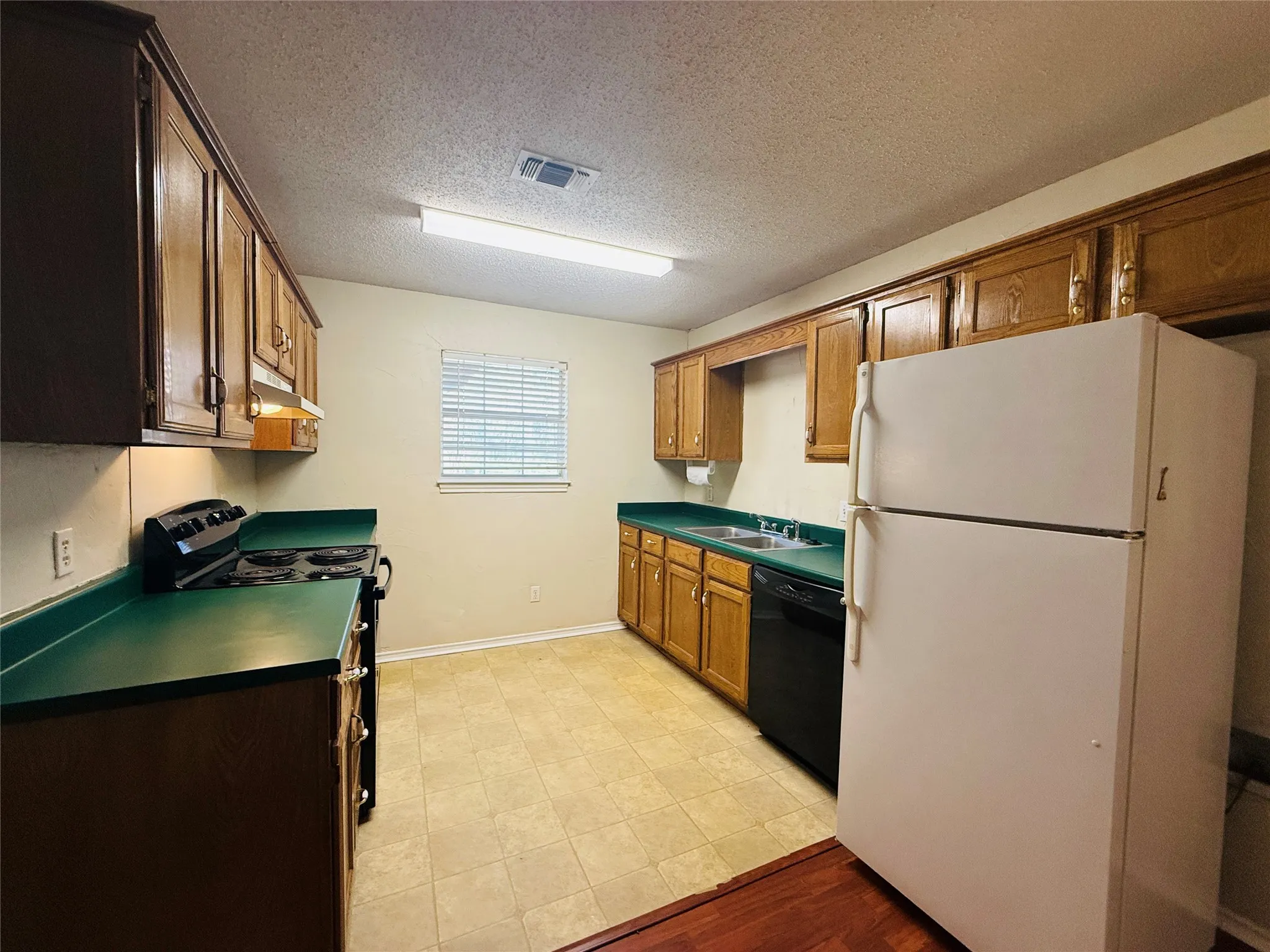 Duplex For Sale in Lamar County , 735 Anderson Road, Reno, Texas 75462, 4 Bedroom, 2 Bathroom, Garage spaces, 0 Sqft, built in 1997, Preowned, mls#21213062, Real Estate Agent in Reno, Homes For Sale in Lamar county, Homes For Sale in Reno, Realtor in Reno Texas, Real Estate Brokerage Independent Realty Texas, Luminita Cordes Realtor